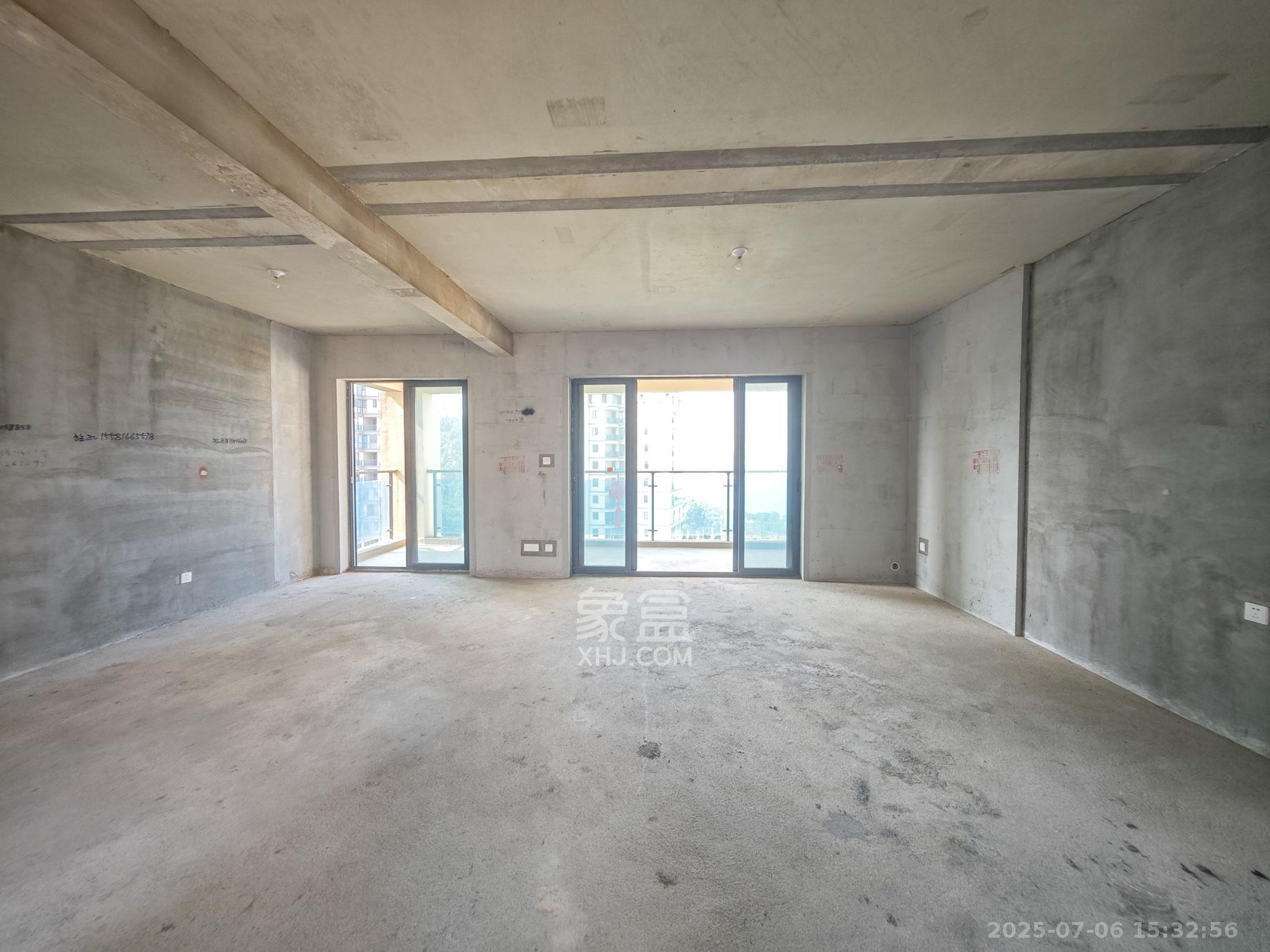 地铁中建江山玖樾  4室2厅2卫   185.00万