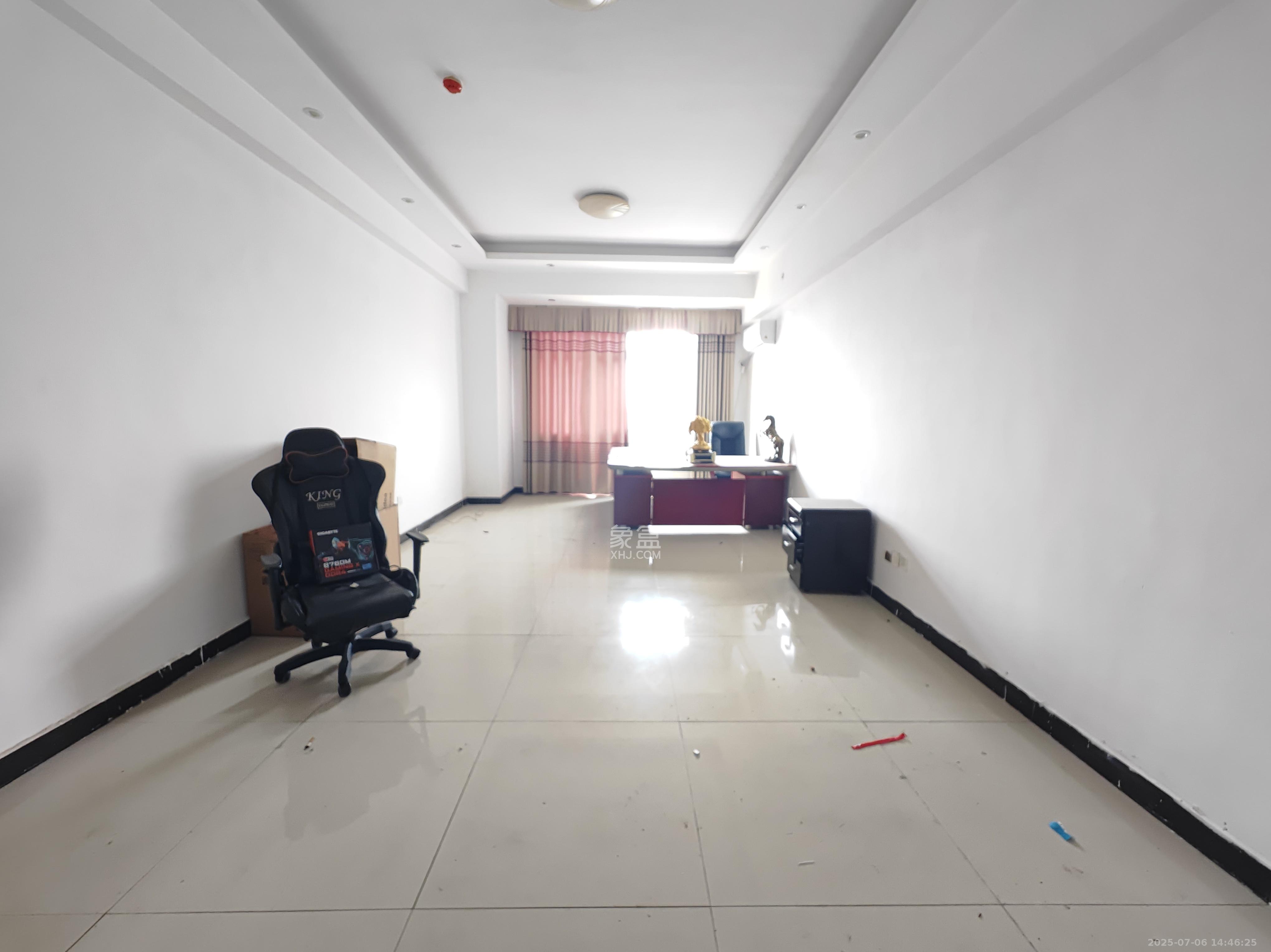 同丰中央广场 1室1厅1卫 800.0元/月 同丰中央广场 1室1厅1卫 800.0元/月室内图