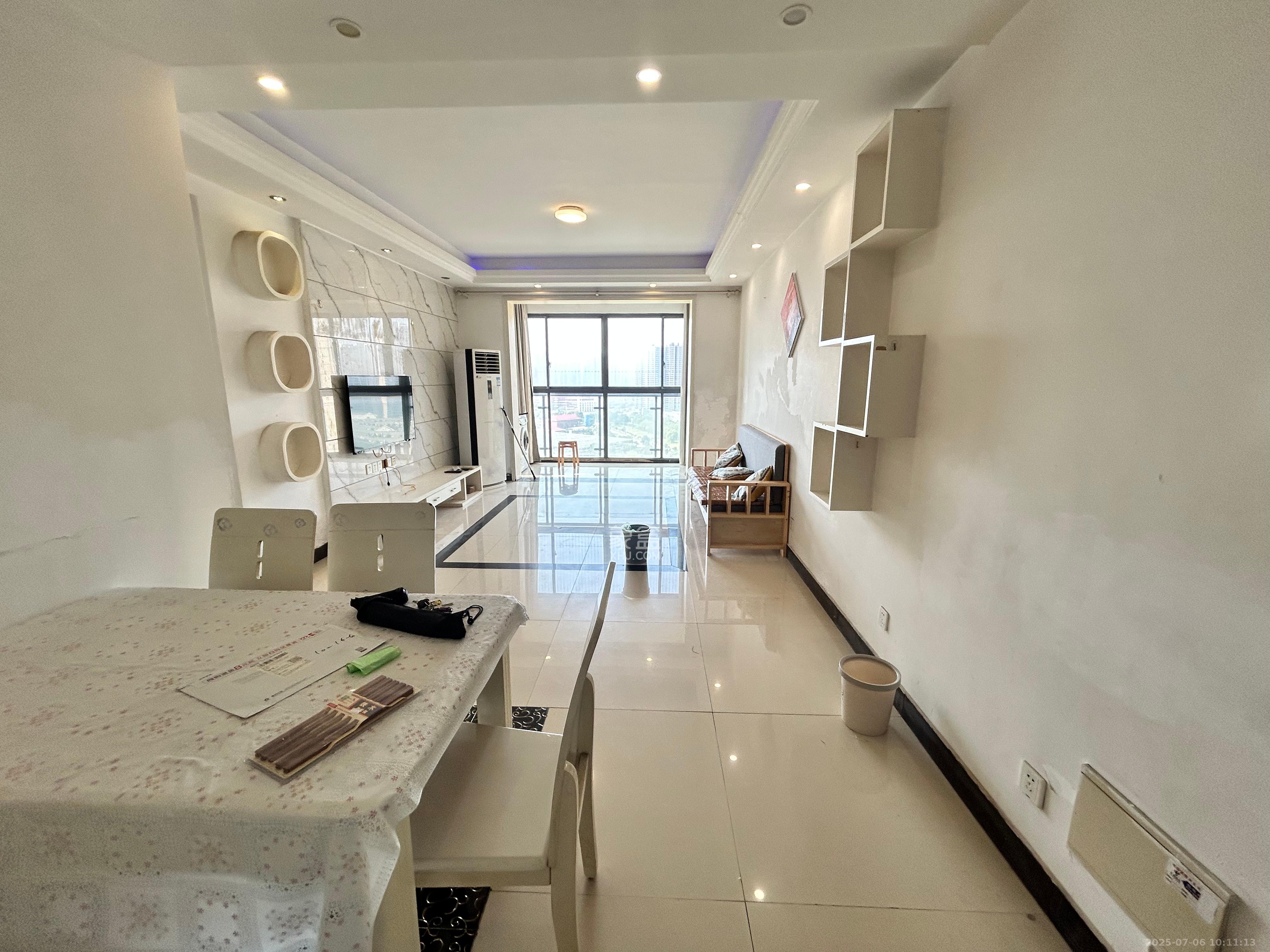 江河双水湾 3室2厅1卫 2500.0元/月 江河双水湾 3室2厅1卫 2500.0元/月室内图