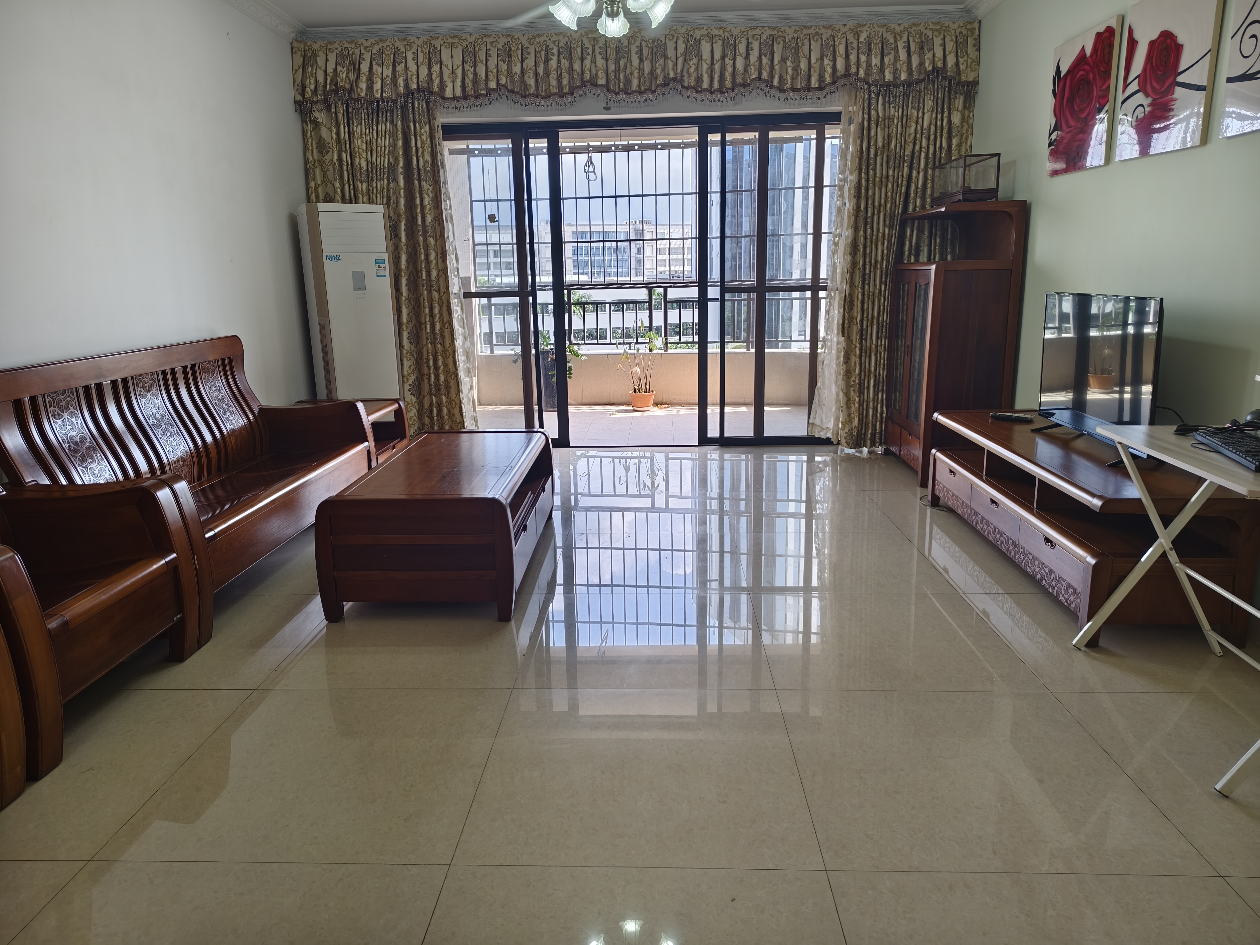 和风江岸 3室2厅1卫 4000.0元/月 和风江岸 3室2厅1卫 4000.0元/月室内图