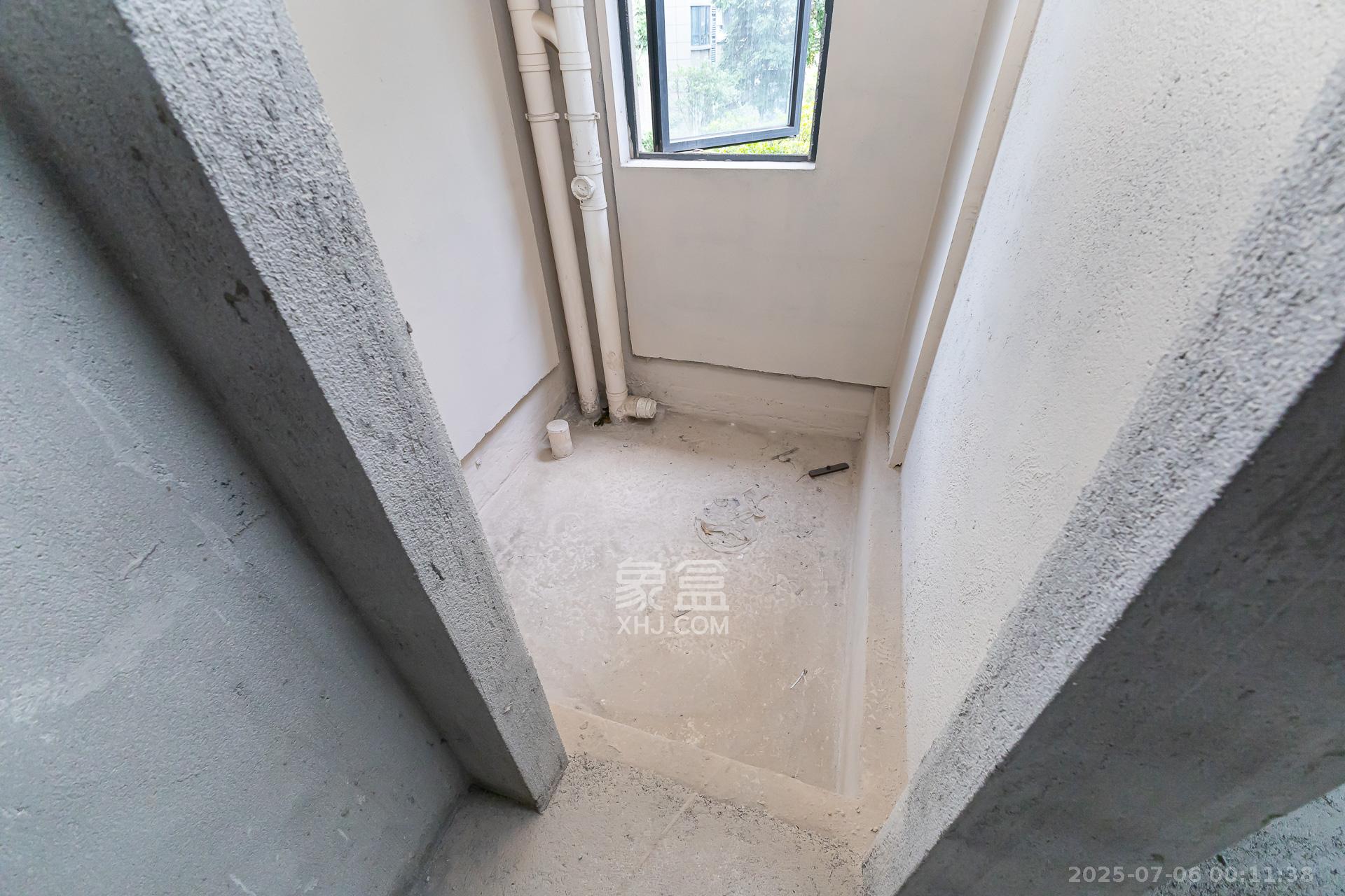 崇文名邸（学林西岸二期）  3室2厅2卫   89.80万卫生间