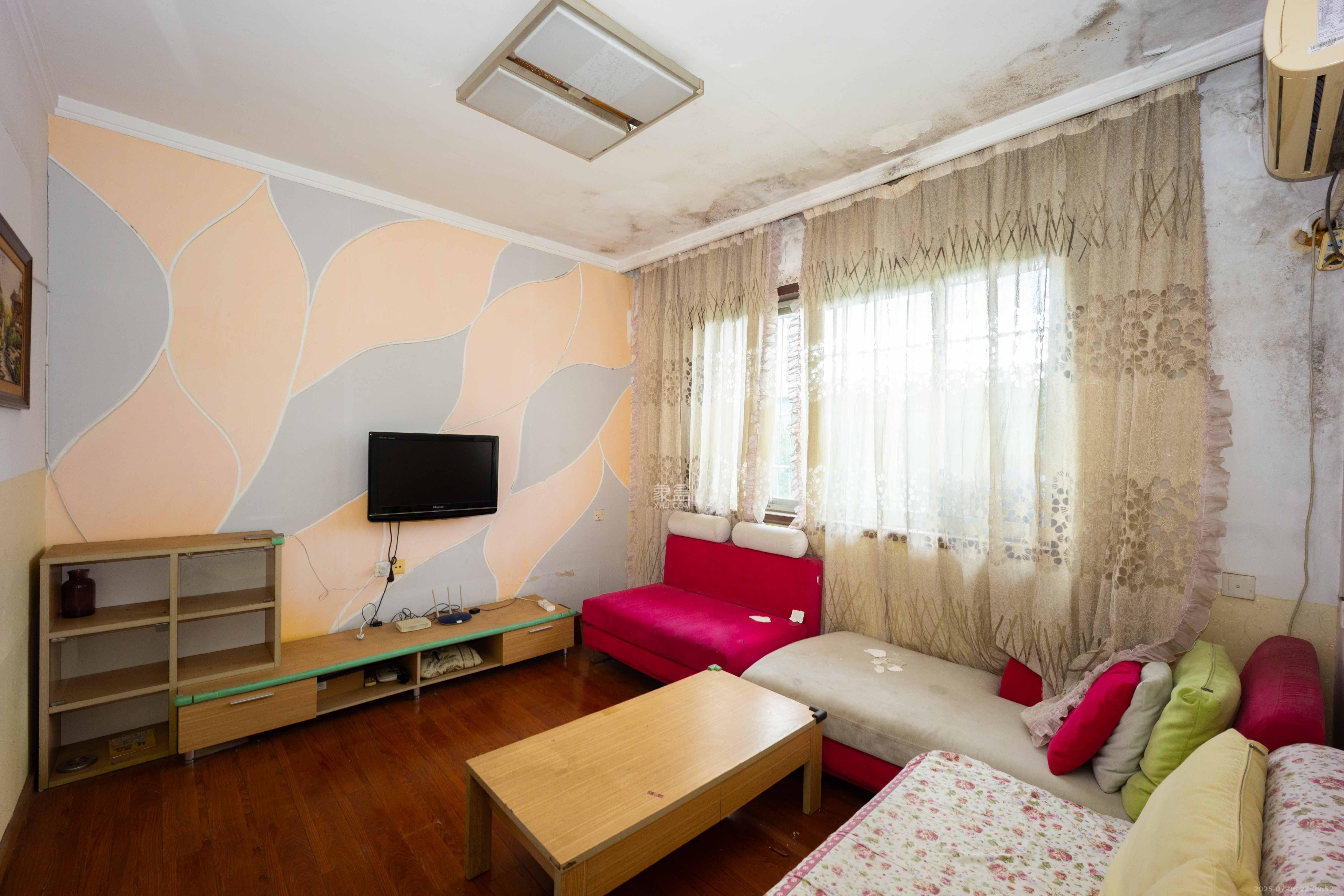 湘农桥社区 2室1厅1卫 1400.0元/月 湘农桥社区 2室1厅1卫 1400.0元/月室内图