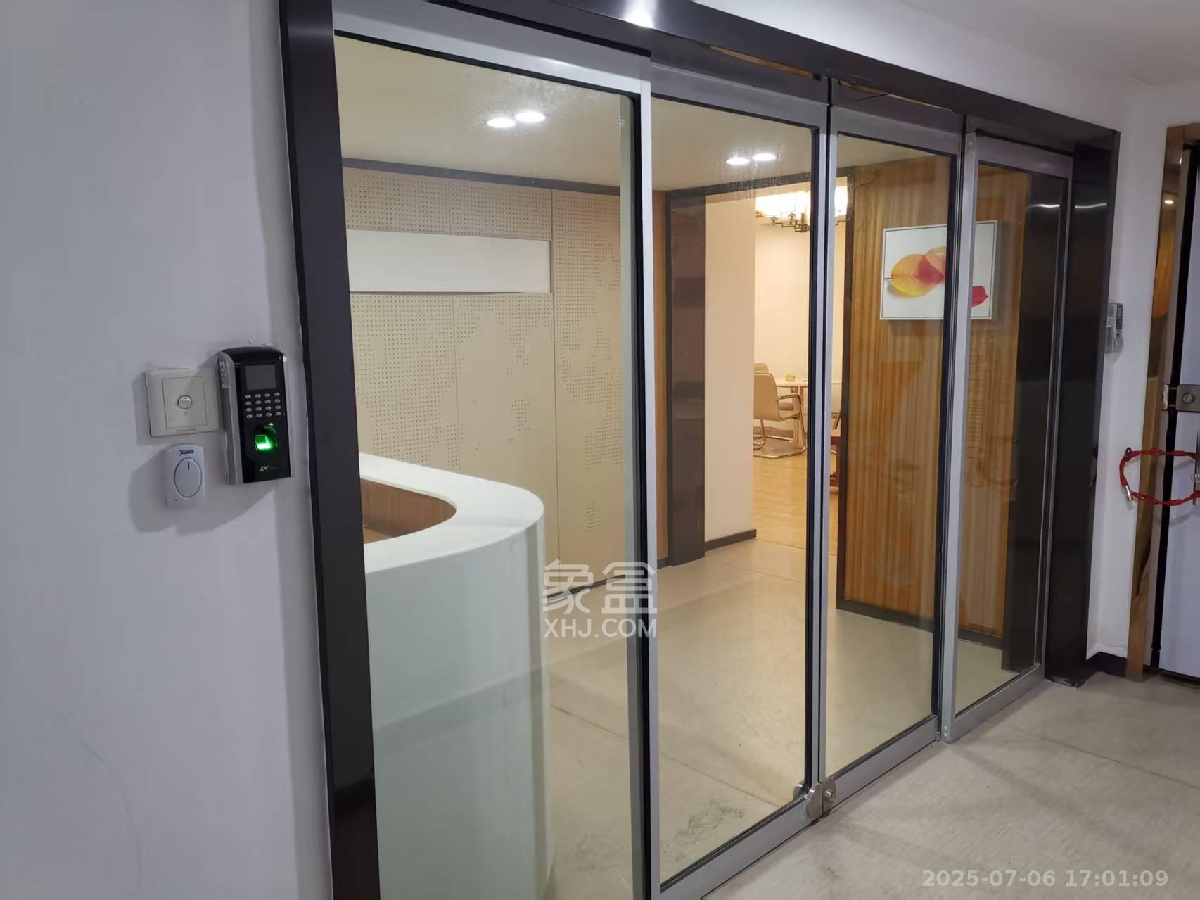 标志大厦  4室1厅1卫   5500.00元/月室内图