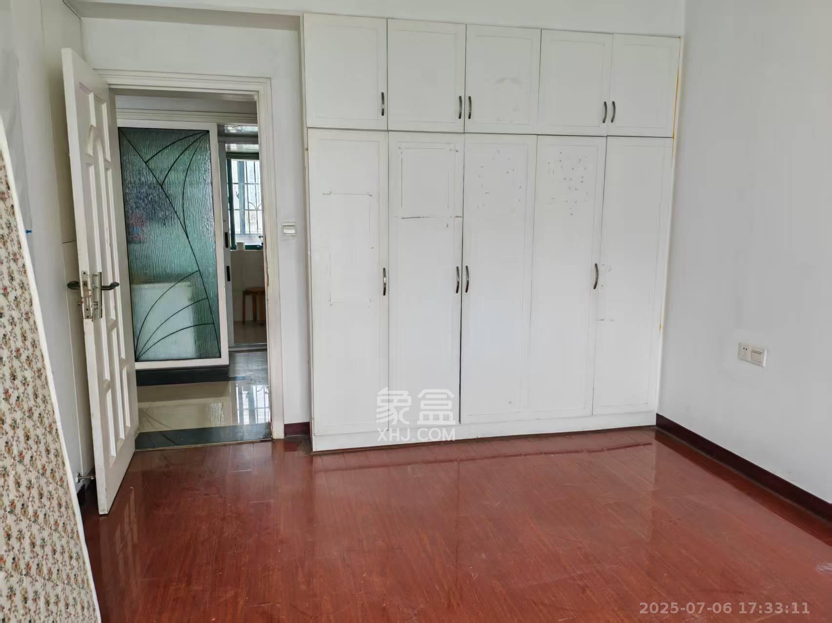 景秀江山 3室2厅2卫 3300.0元/月 景秀江山 3室2厅2卫 3300.0元/月室内图