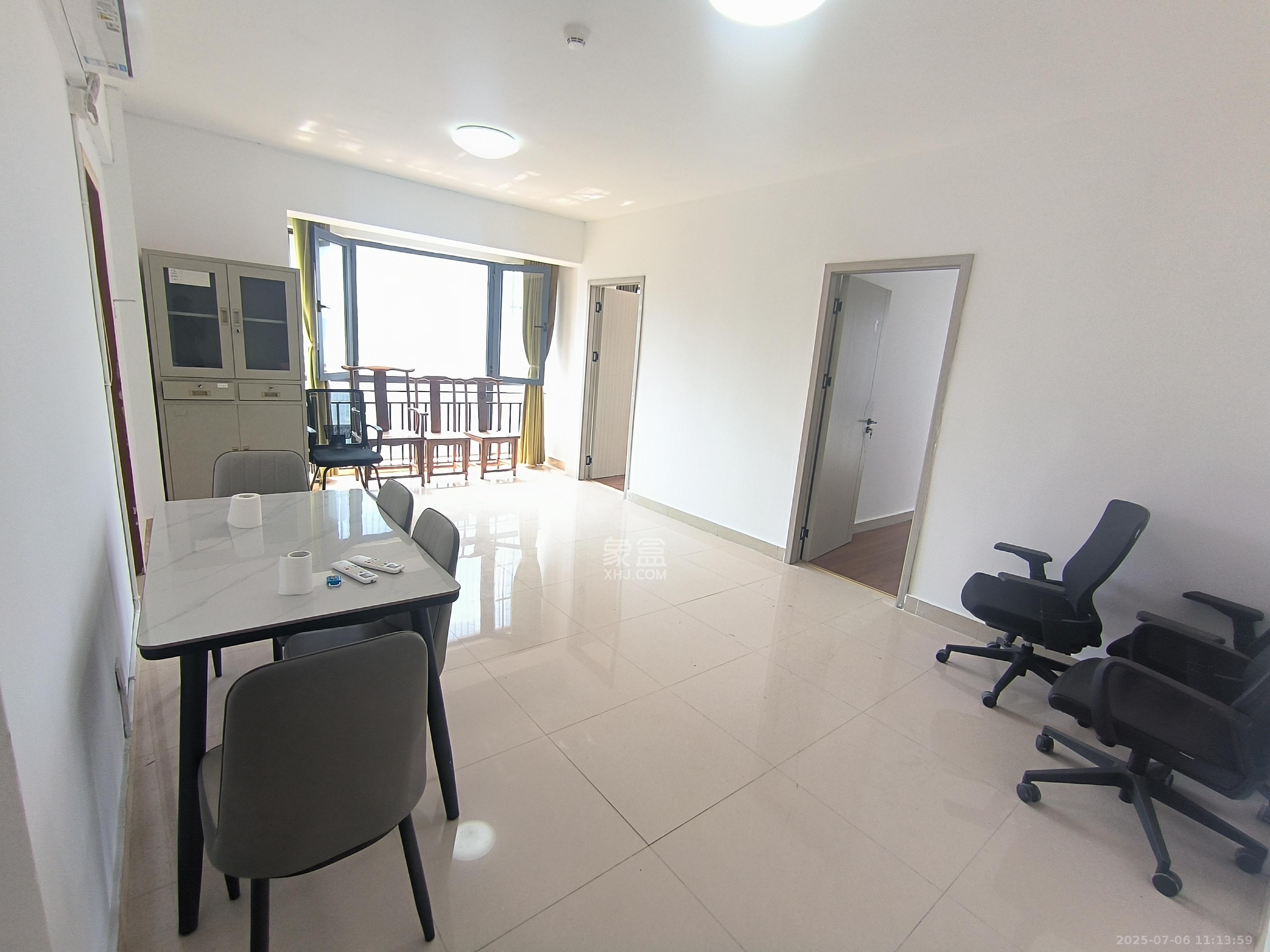 三万英尺 2室1厅1卫 2200.0元/月 三万英尺 2室1厅1卫 2200.0元/月室内图