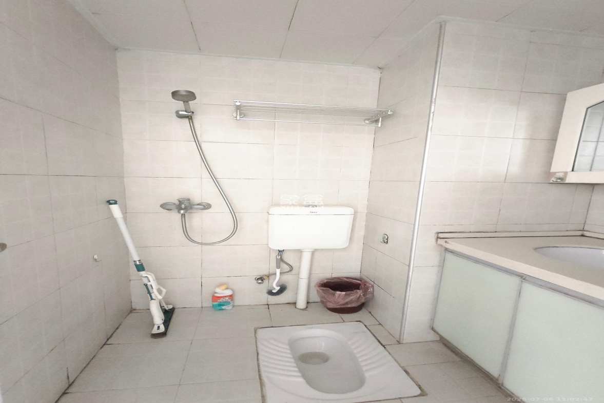 中建芙蓉工社 1室1厅1卫 1100.0元/月 中建芙蓉工社 1室1厅1卫 1100.0元/月室内图