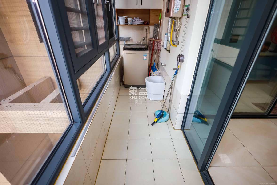 长房云时代  4室2厅2卫    3500.0元/月 长房云时代  4室2厅2卫    3500.0元/月室内图