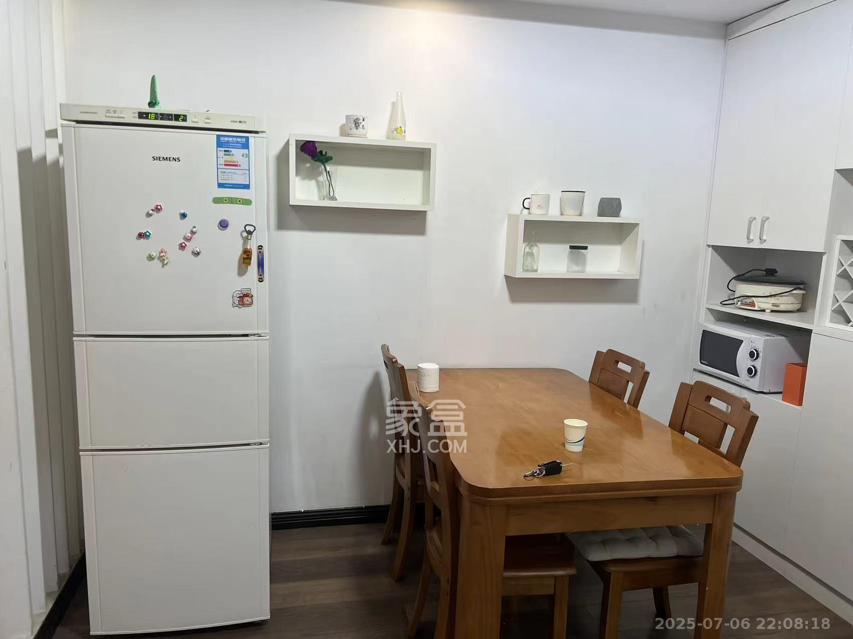 城市花园  2室1厅1卫   2600.00元/月室内图