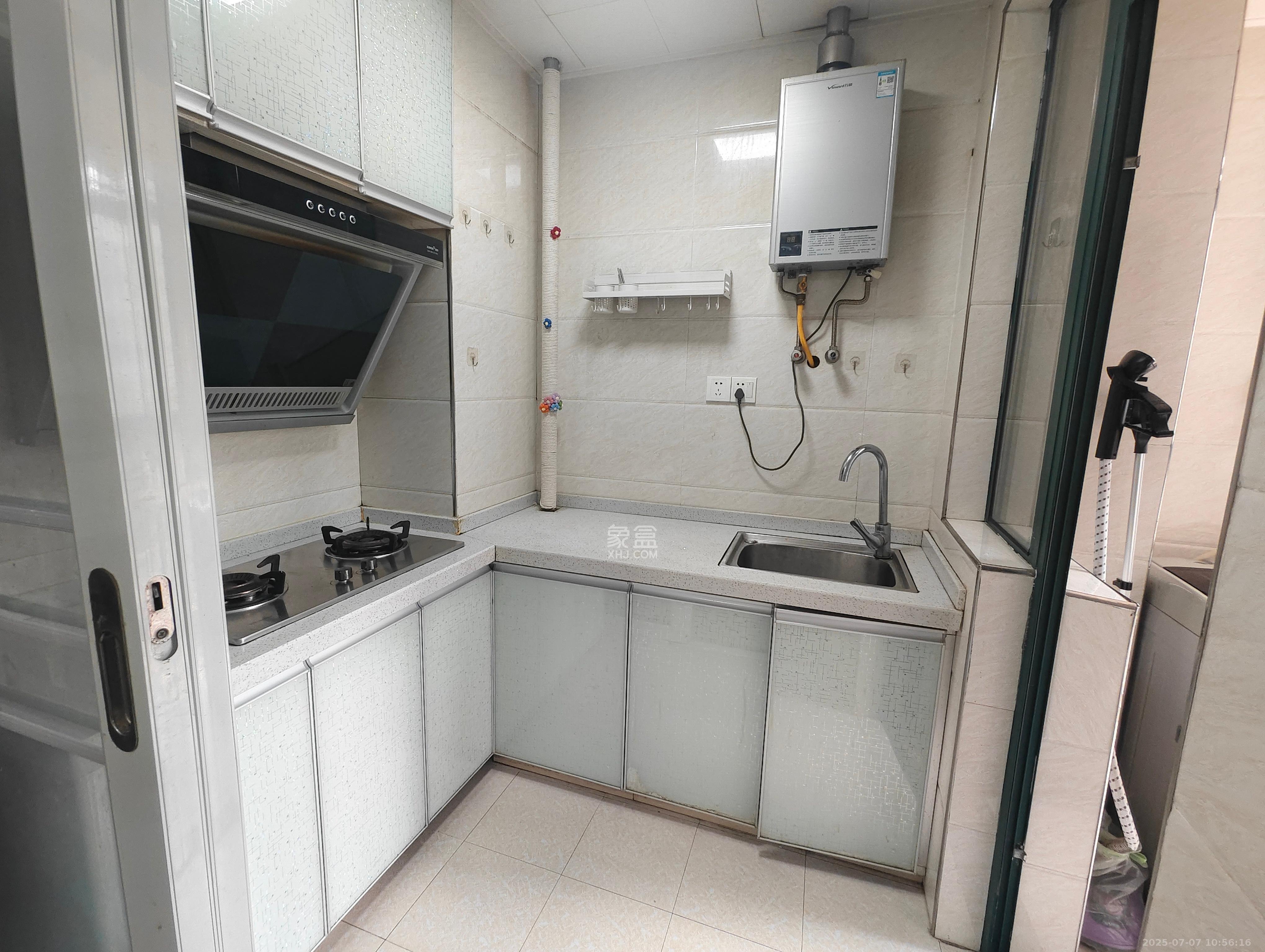 岳北和苑  1室1厅1卫    1800.0元/月室内图