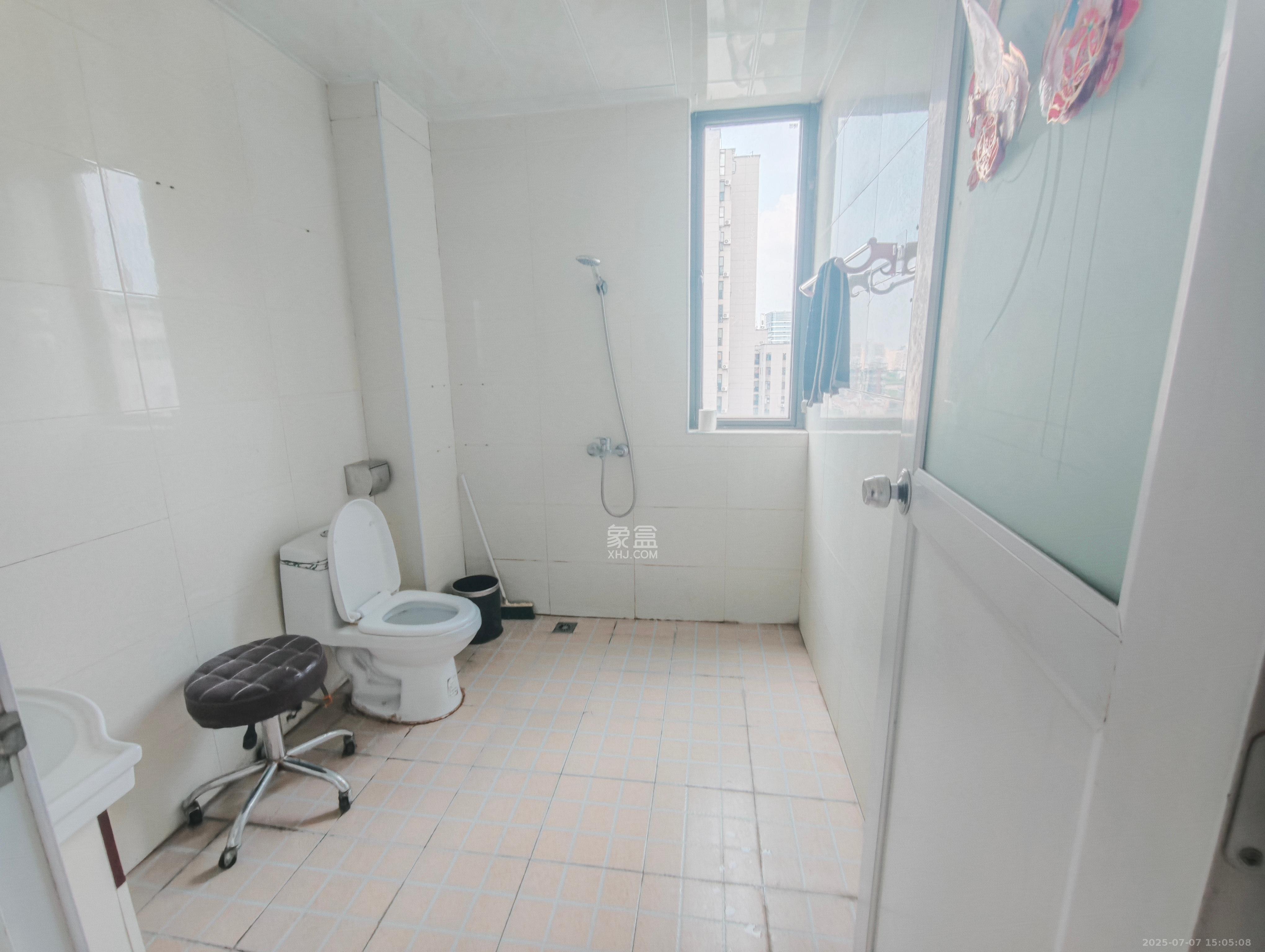 博林金谷 3室2厅2卫 2500.0元/月 博林金谷 3室2厅2卫 2500.0元/月室内图