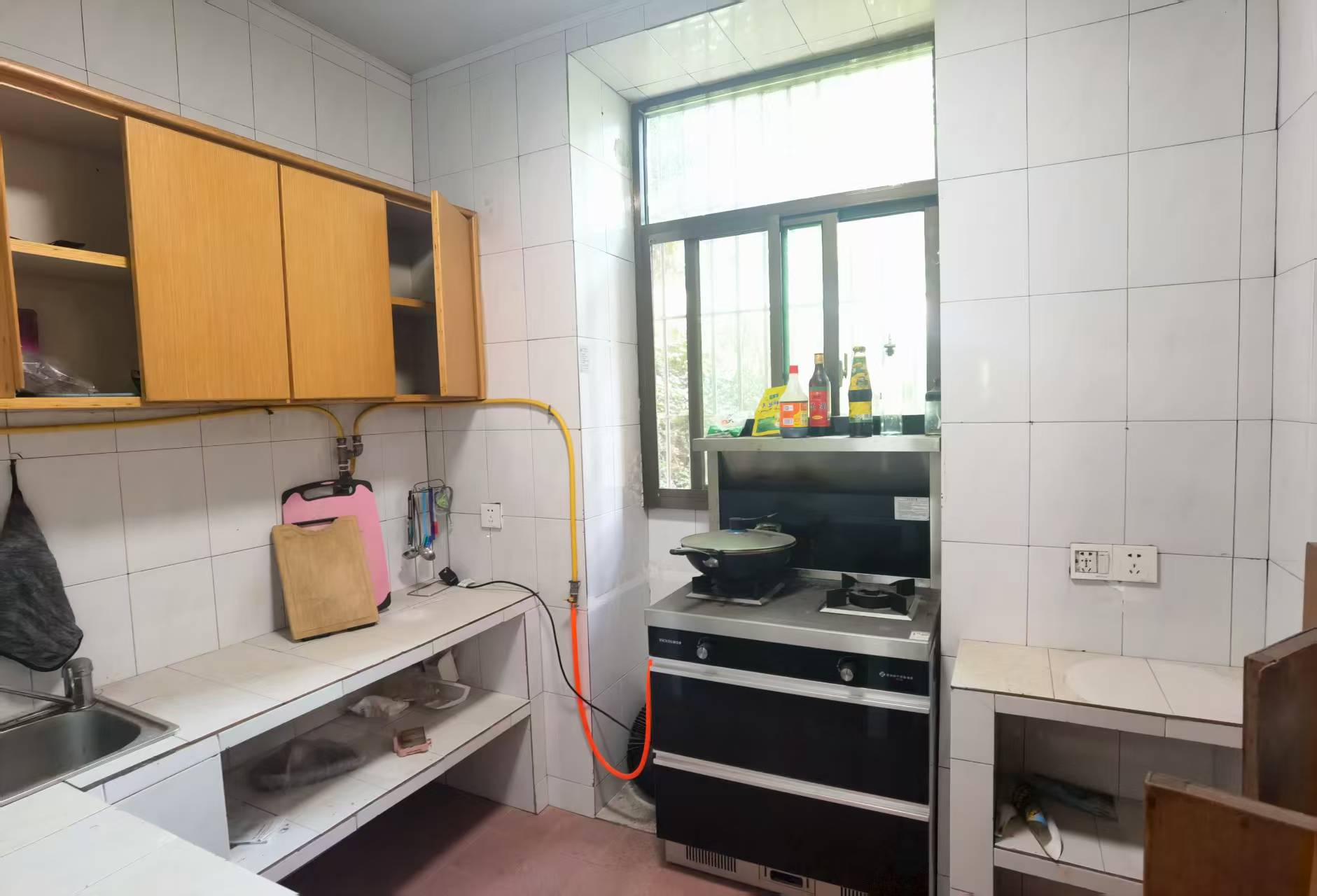 梓山苑小区  3室2厅2卫    1400.0元/月室内图