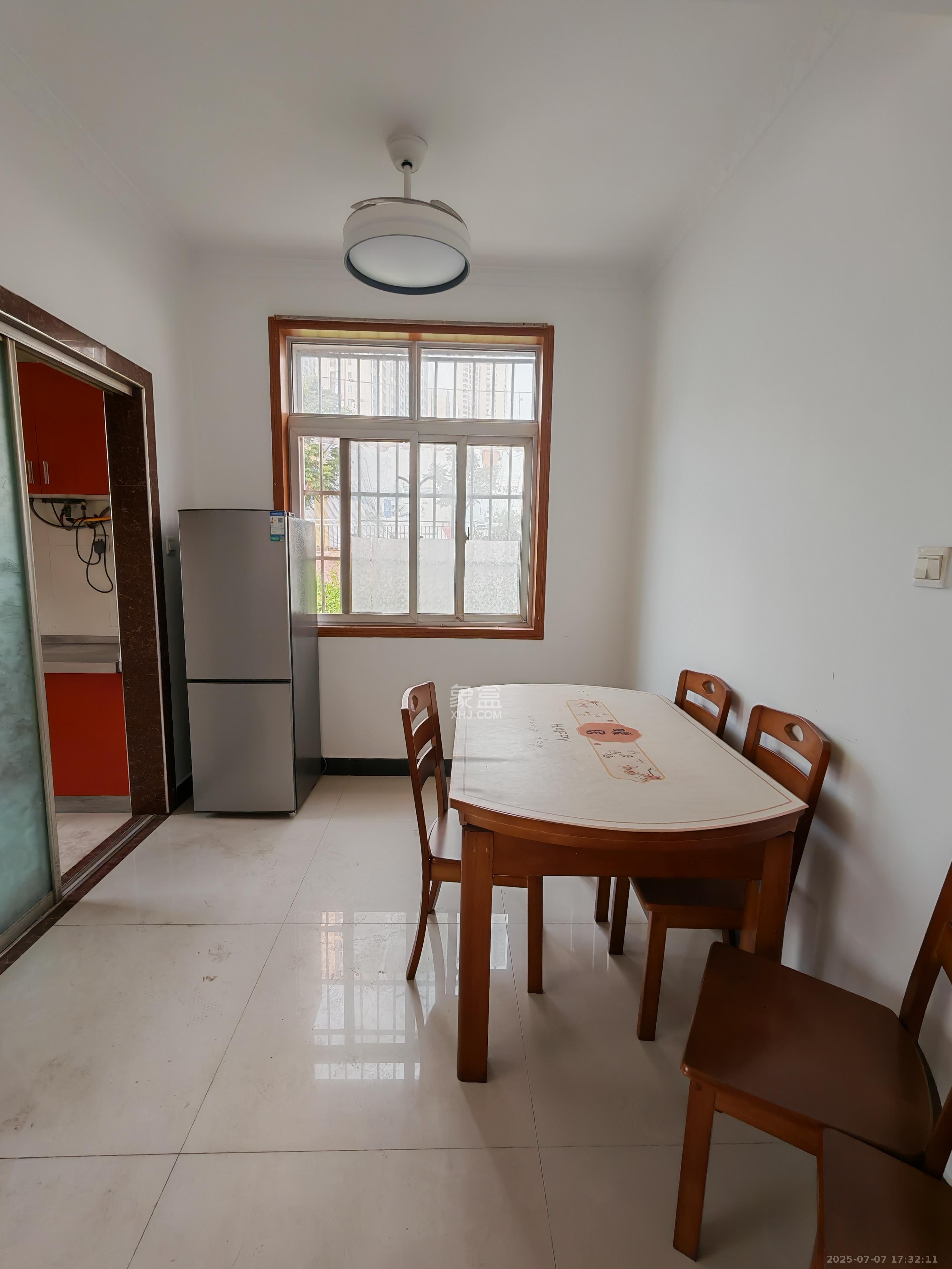 枫华府第 1室0厅0卫 1700.0元/月 枫华府第 1室0厅0卫 1700.0元/月室内图