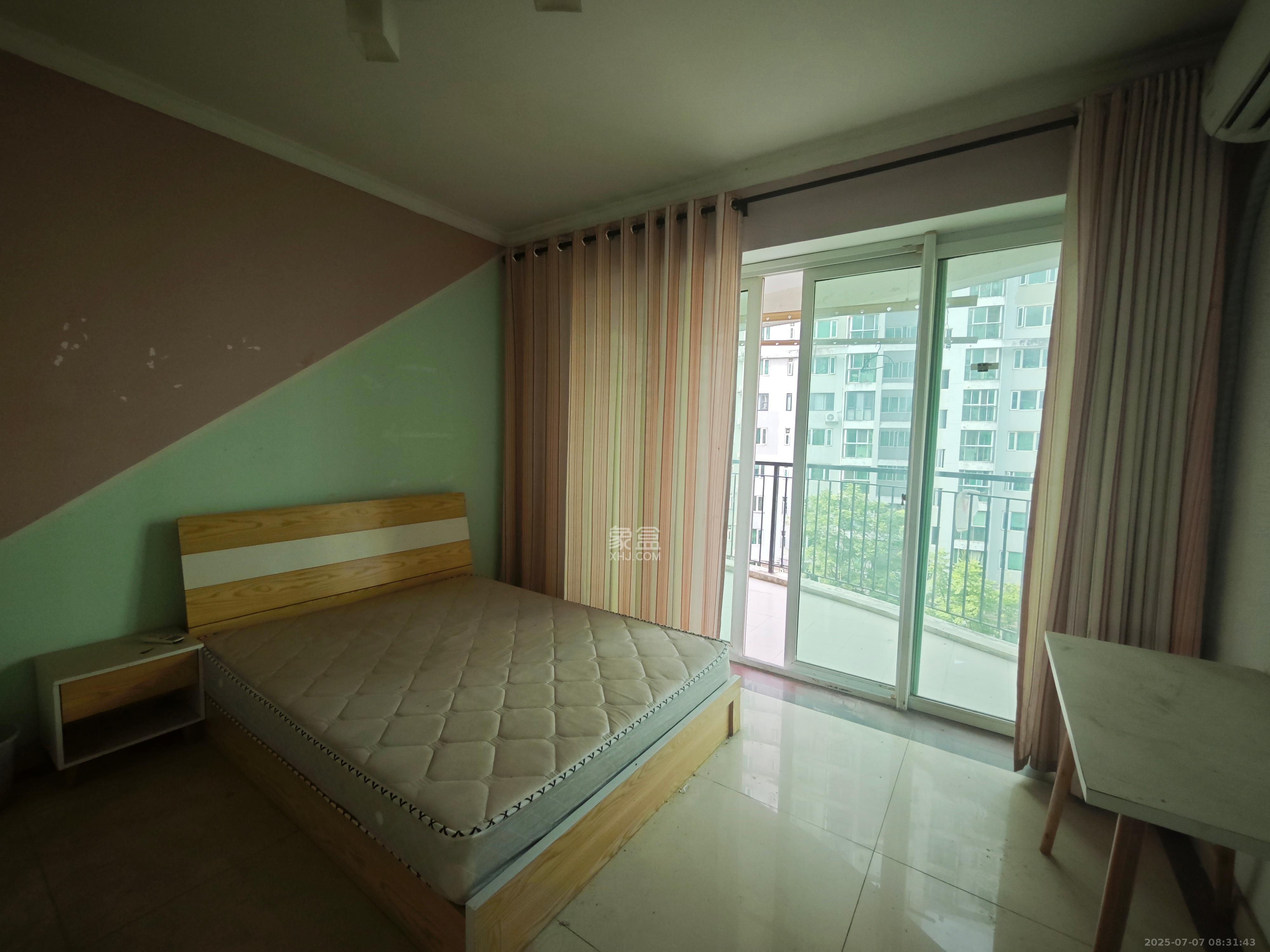 珠江花城一期桂苑  3室2厅2卫    2400.0元/月 珠江花城一期桂苑  3室2厅2卫    2400.0元/月室内图