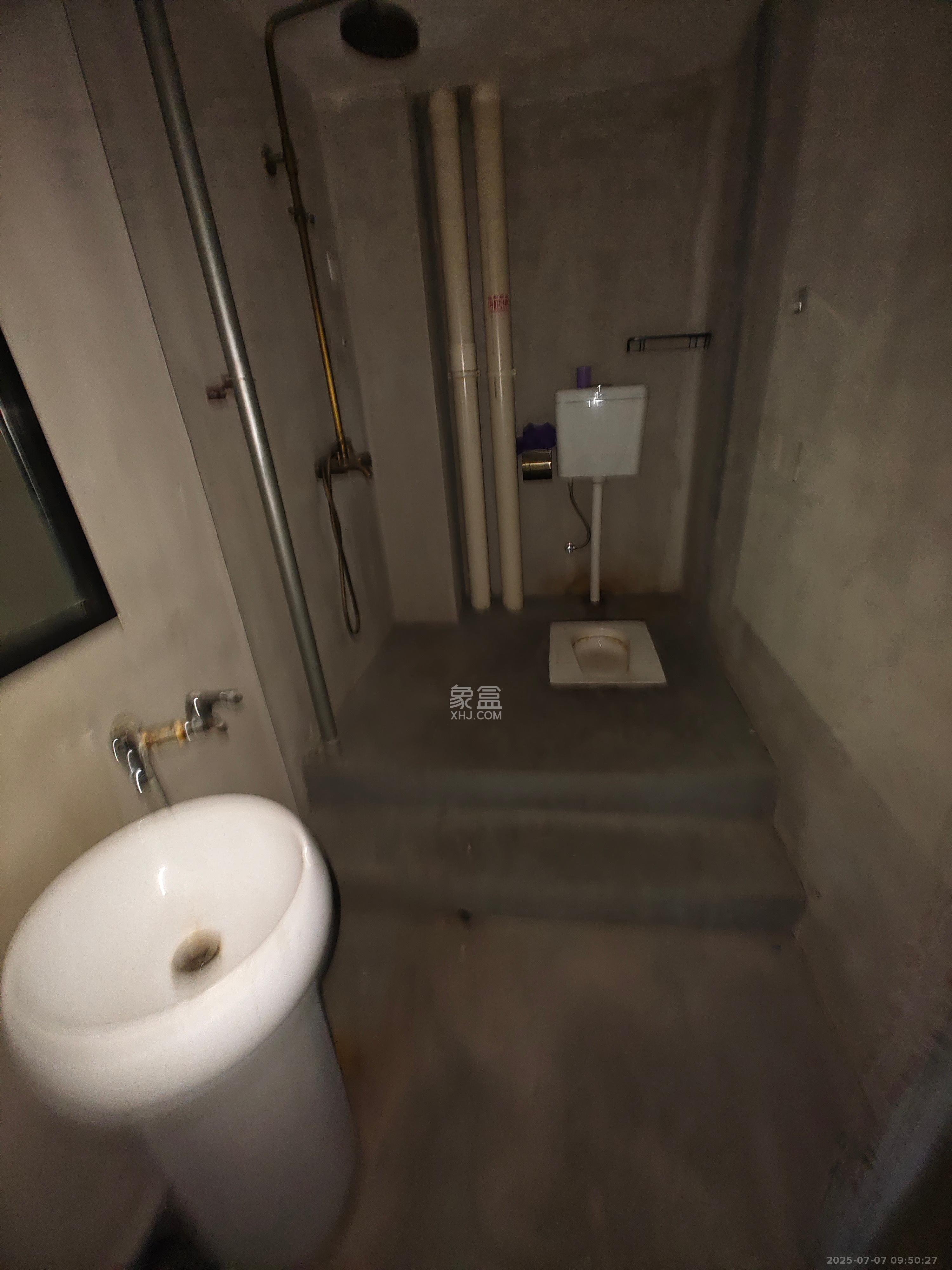 阳光锦城  1室1厅1卫    1600.0元/月 阳光锦城  1室1厅1卫    1600.0元/月室内图