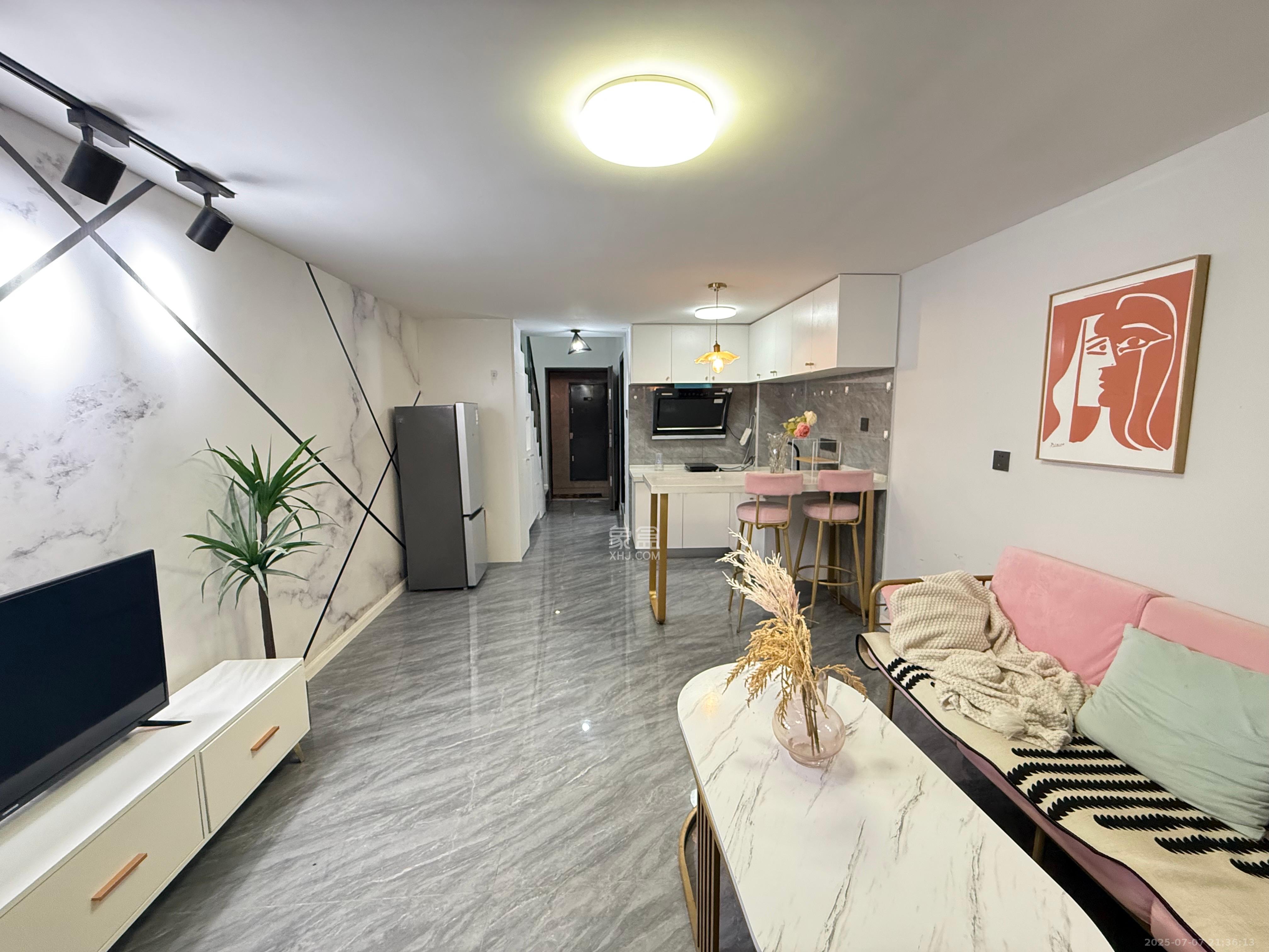 龙湖新壹城 1室0厅0卫 2500.0元/月 龙湖新壹城 1室0厅0卫 2500.0元/月室内图