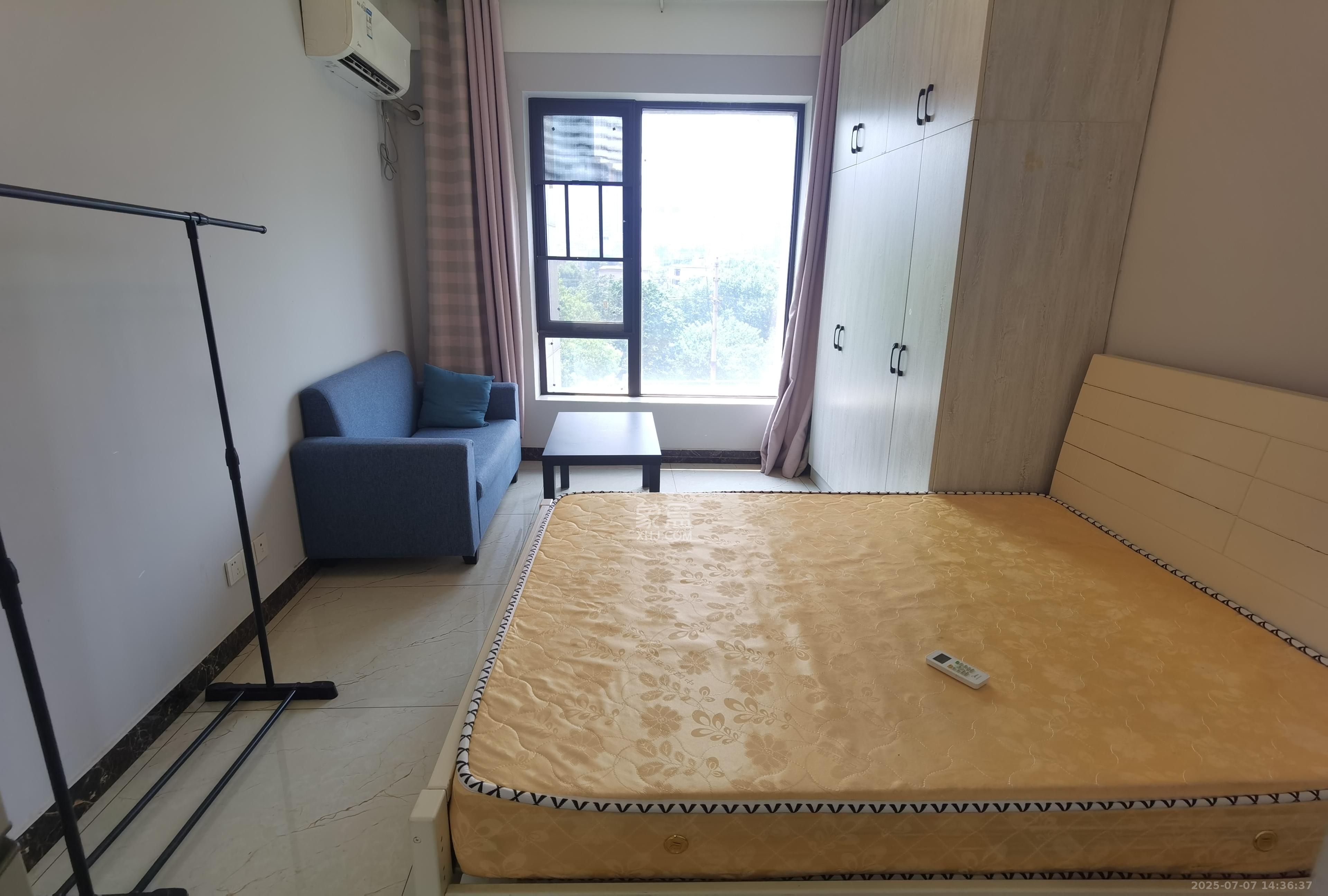 上园商住小区  1室1厅1卫   1400.00元/月