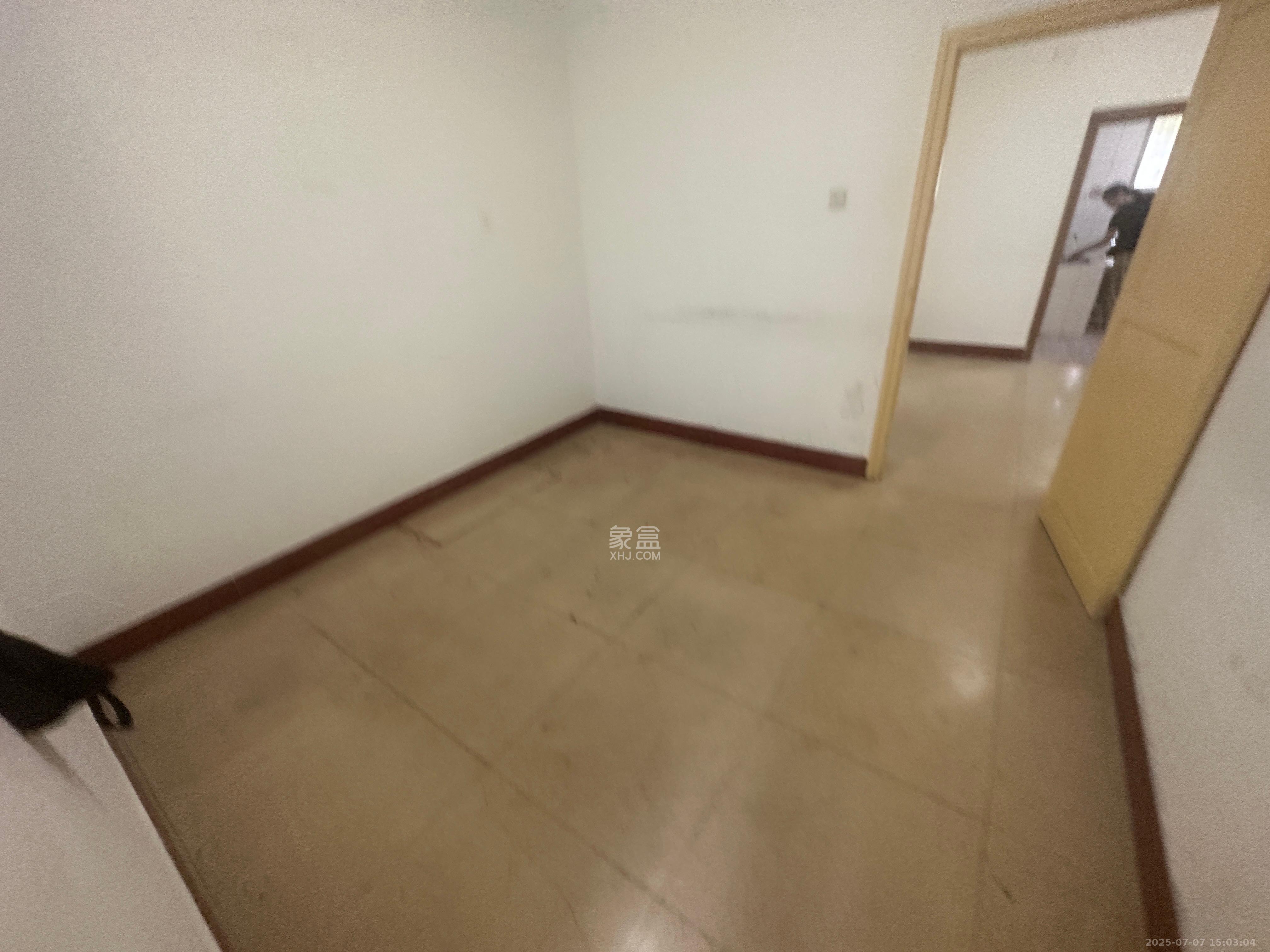 五一东村  2室1厅1卫   2700.00元/月室内图