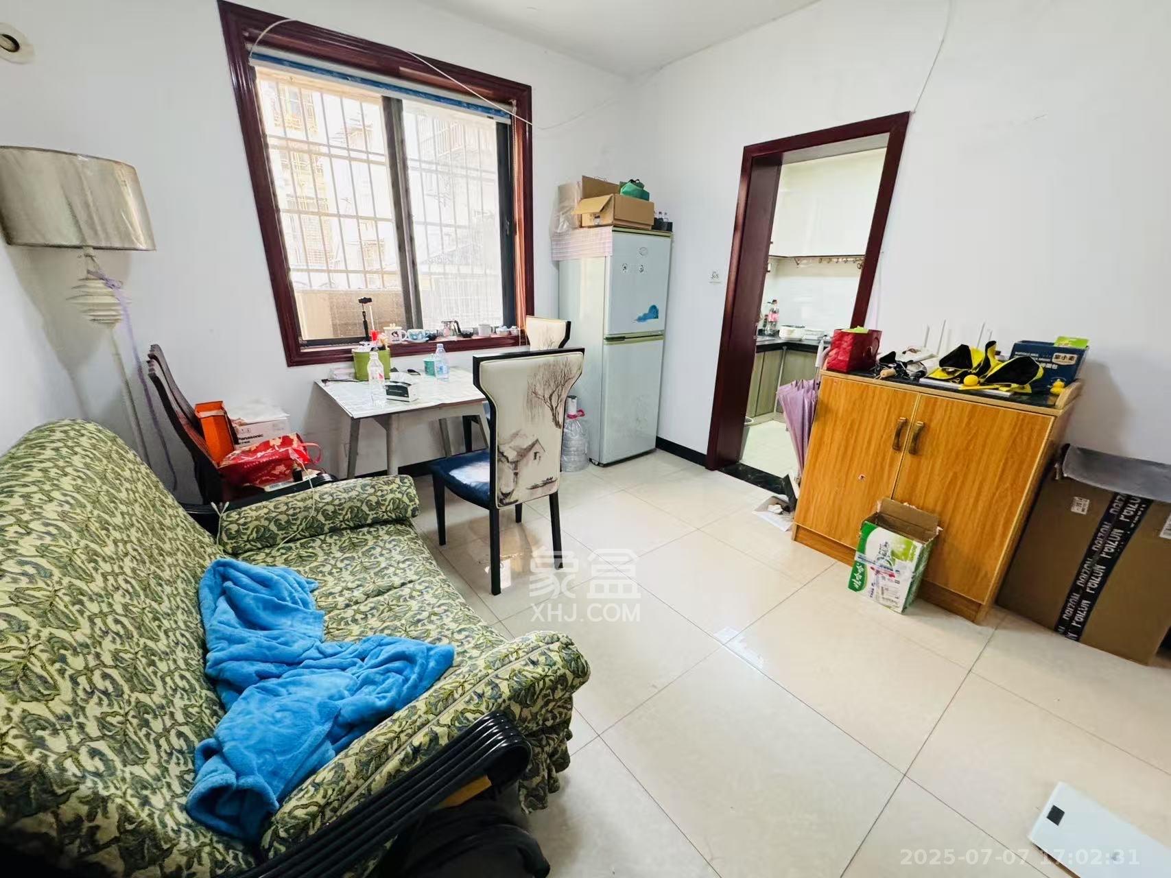 席草田散盘 2室1厅1卫 2000.0元/月 席草田散盘 2室1厅1卫 2000.0元/月室内图