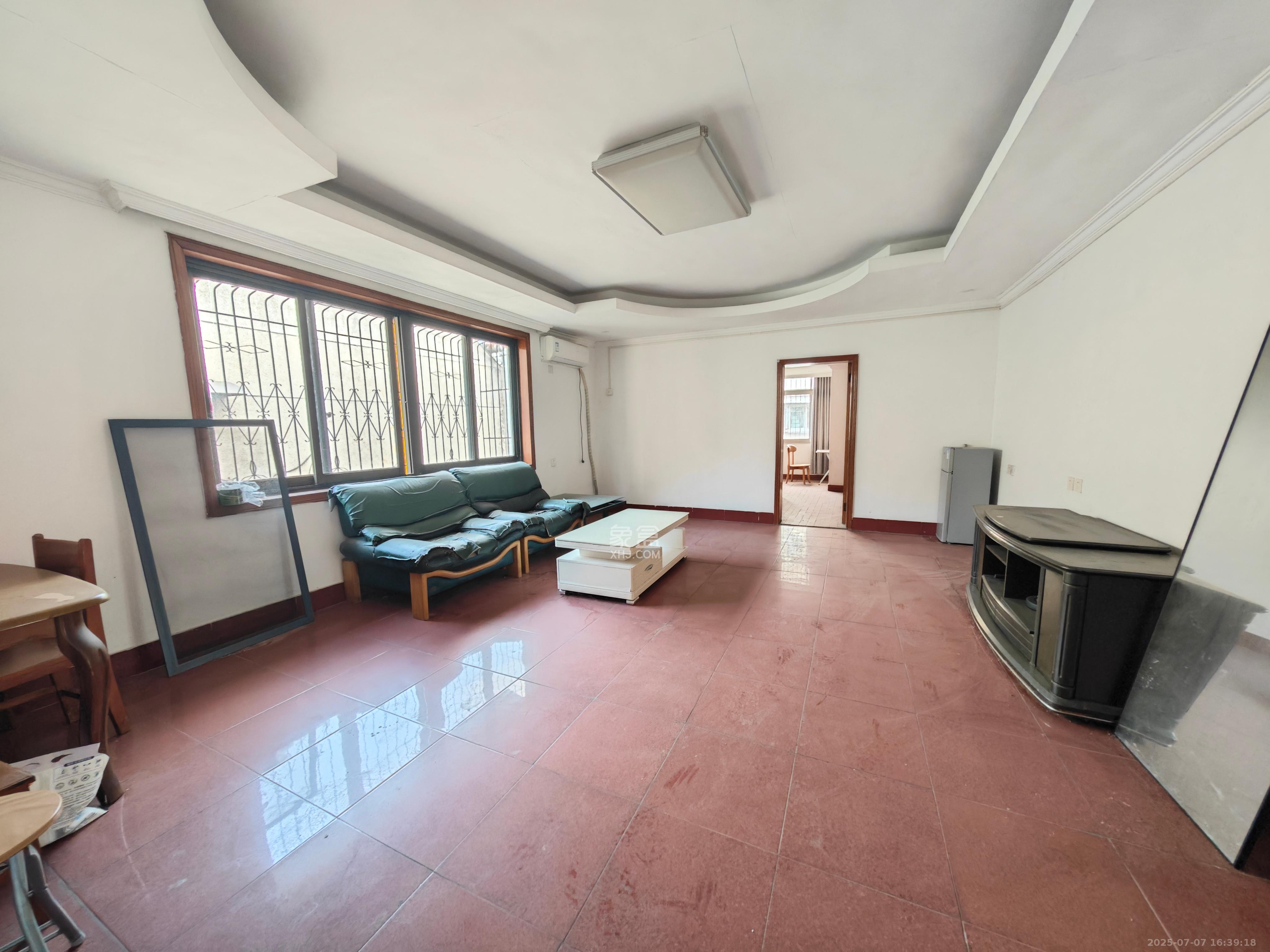 砂子塘社区  2室2厅1卫    1400.0元/月 砂子塘社区  2室2厅1卫    1400.0元/月室内图