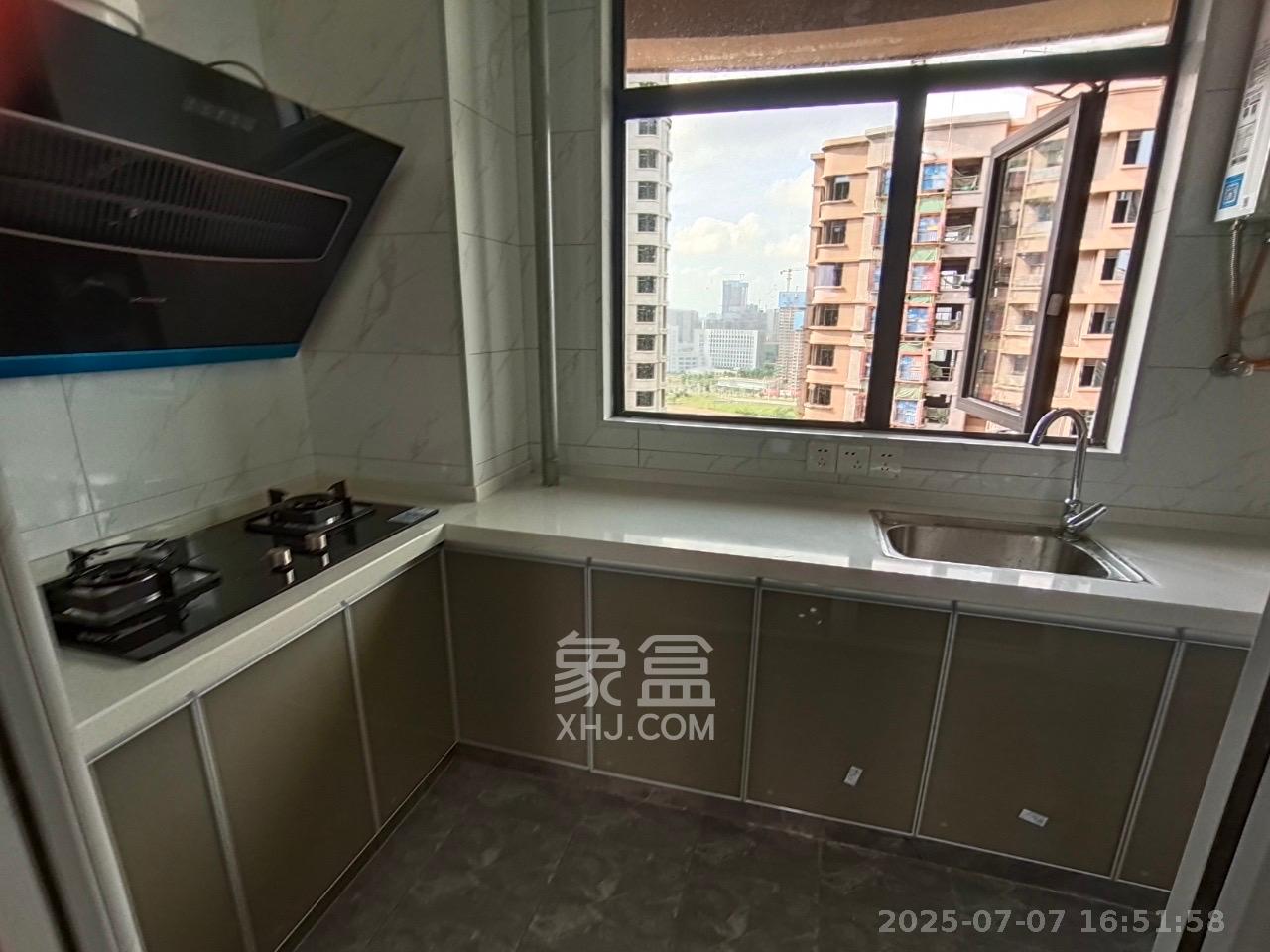 嘉雨东苑  3室2厅2卫    3000.0元/月 嘉雨东苑  3室2厅2卫    3000.0元/月室内图