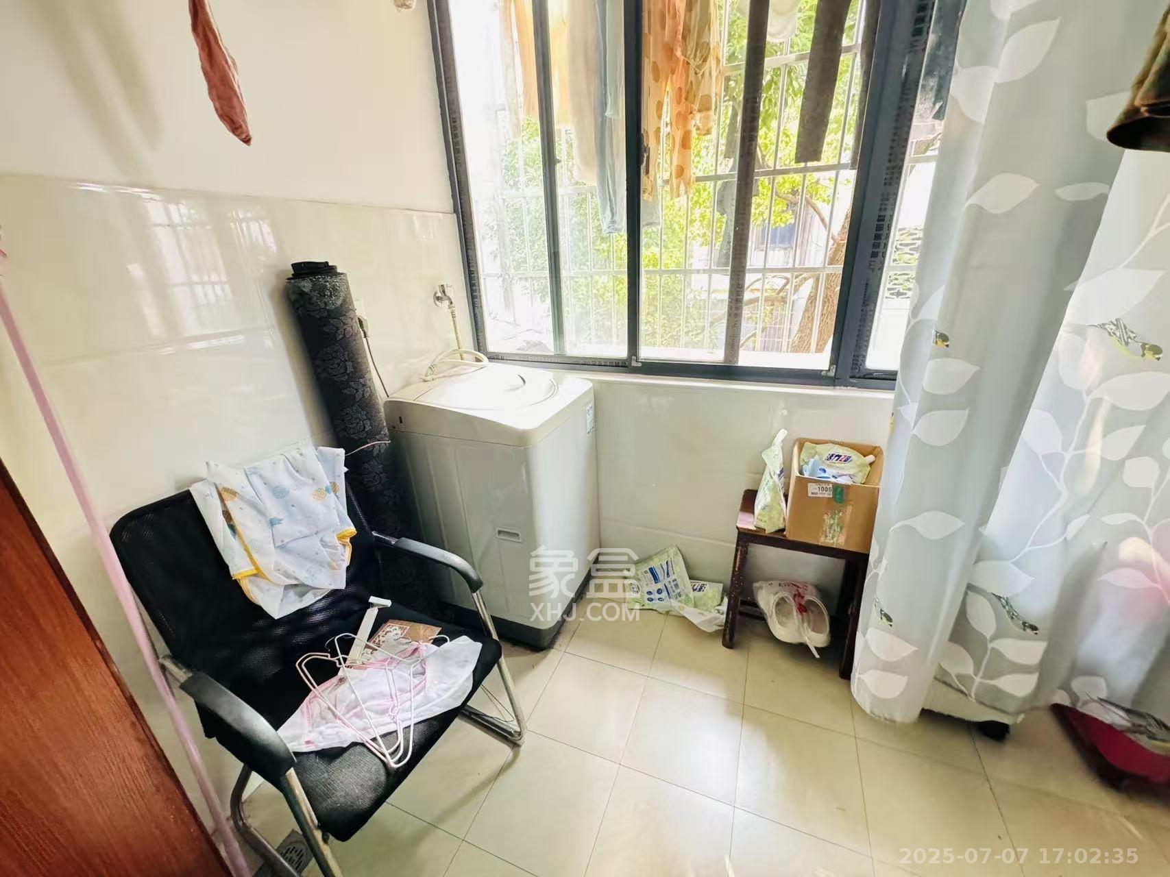 席草田散盘 2室1厅1卫 2000.0元/月 席草田散盘 2室1厅1卫 2000.0元/月室内图