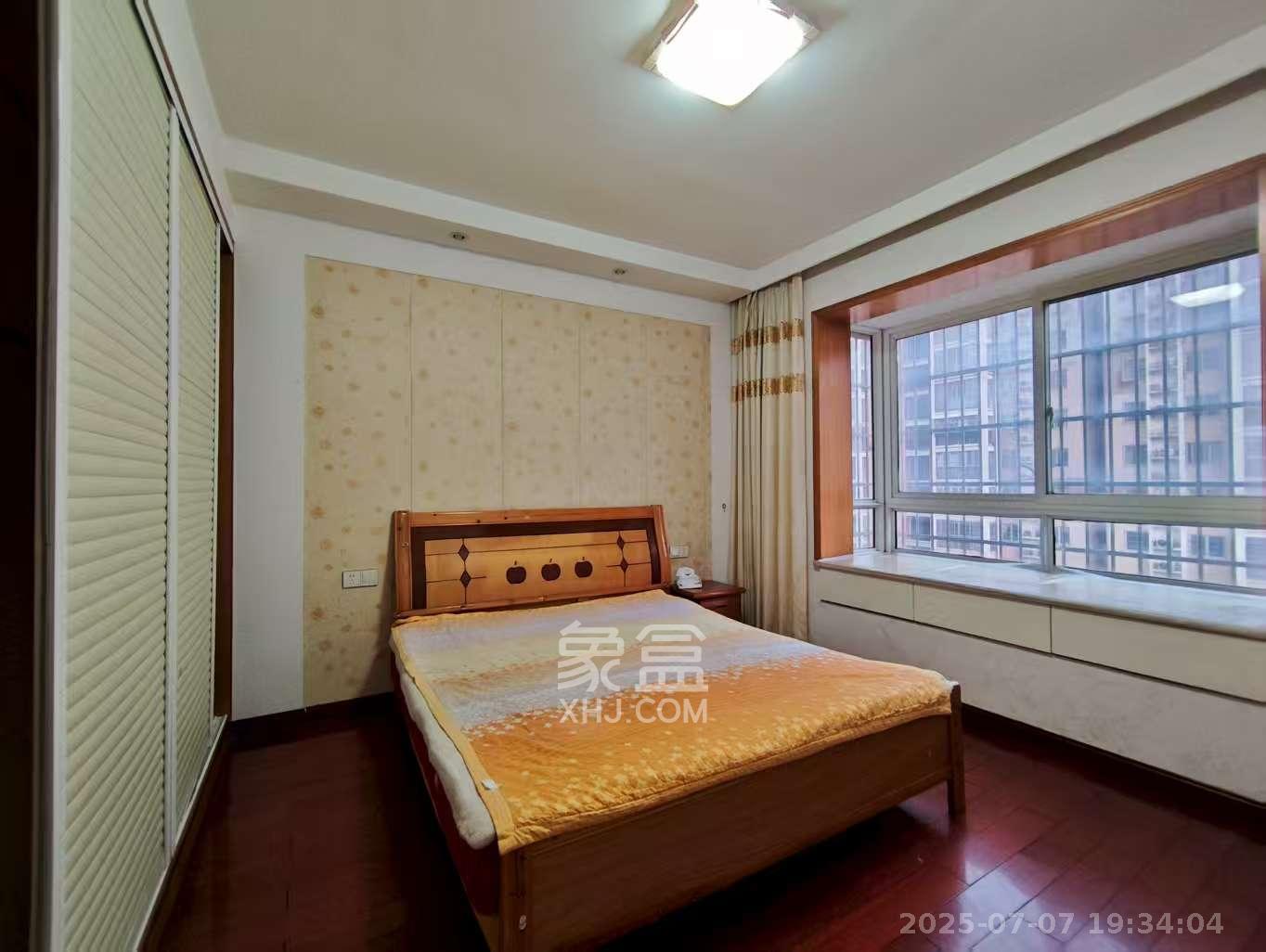 圣力华苑 3室2厅1卫 1800.0元/月 圣力华苑 3室2厅1卫 1800.0元/月室内图