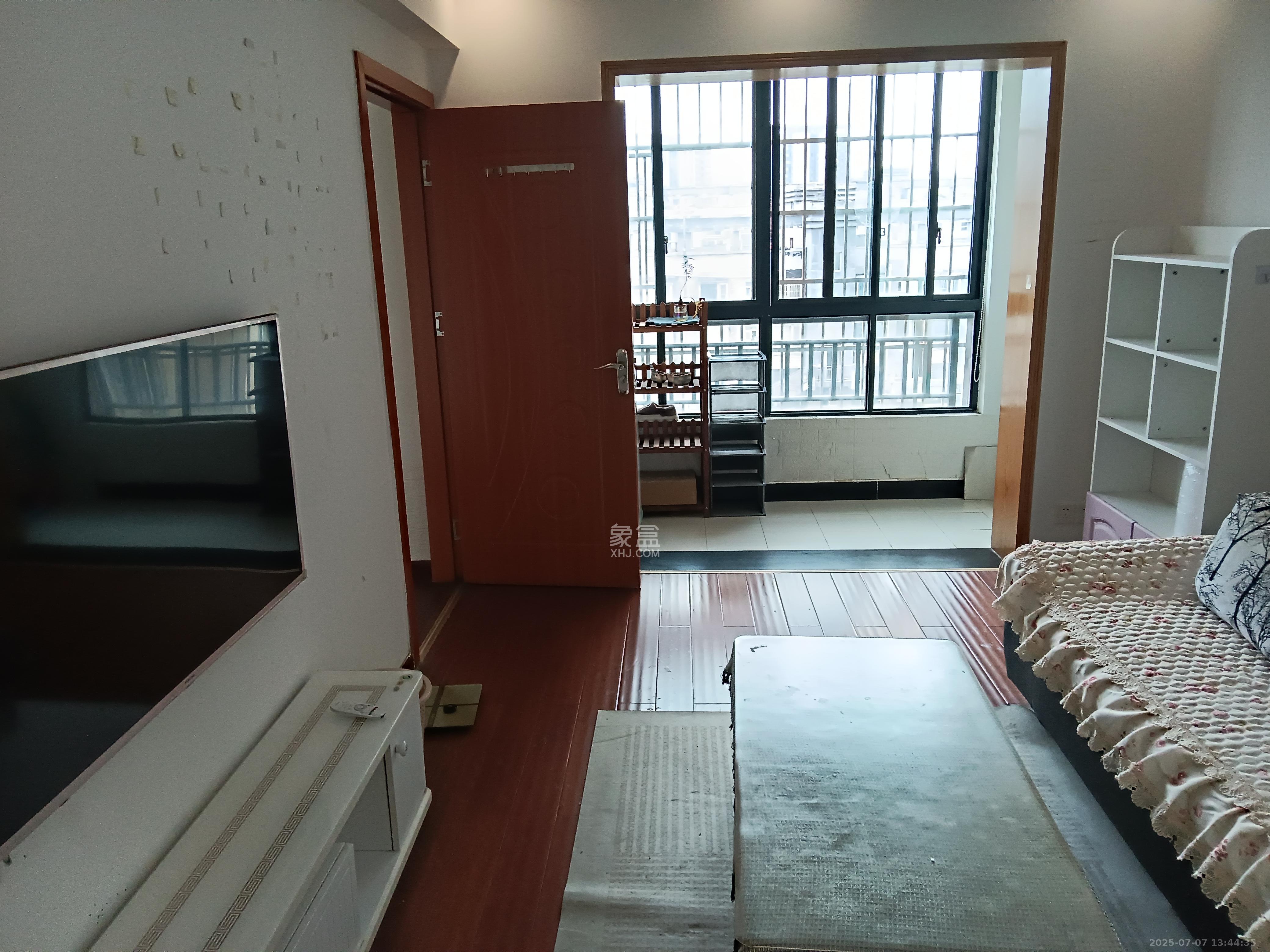 上峰苑(兰亭玥岛)  2室2厅1卫    2000.0元/月 上峰苑(兰亭玥岛)  2室2厅1卫    2000.0元/月室内图