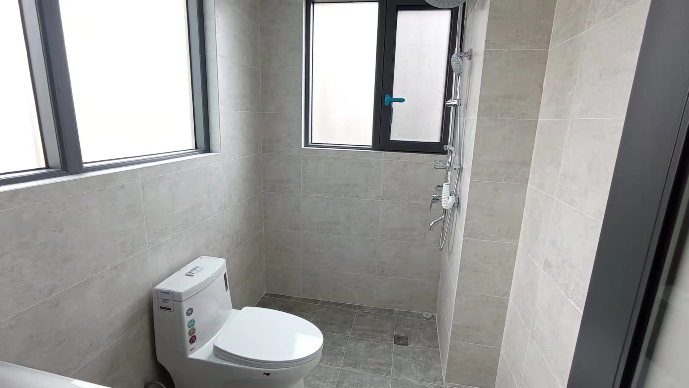 恩祥新城 5室2厅2卫 5000.0元/月 恩祥新城 5室2厅2卫 5000.0元/月室内图