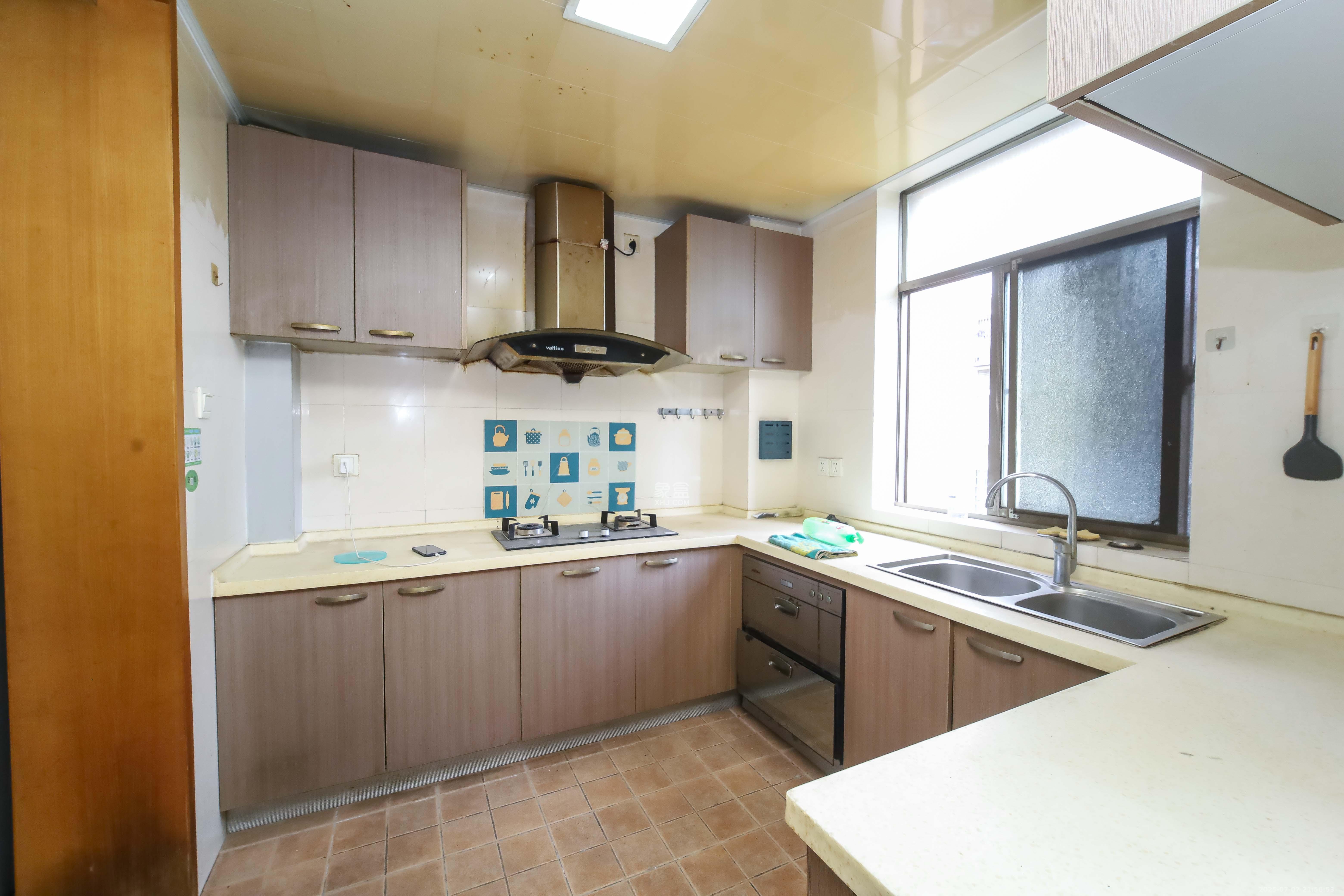 锦湘国际星城二期(锦雅苑) 2室1厅1卫 60.0万 锦湘国际星城二期(锦雅苑) 2室1厅1卫 60.0万厨房