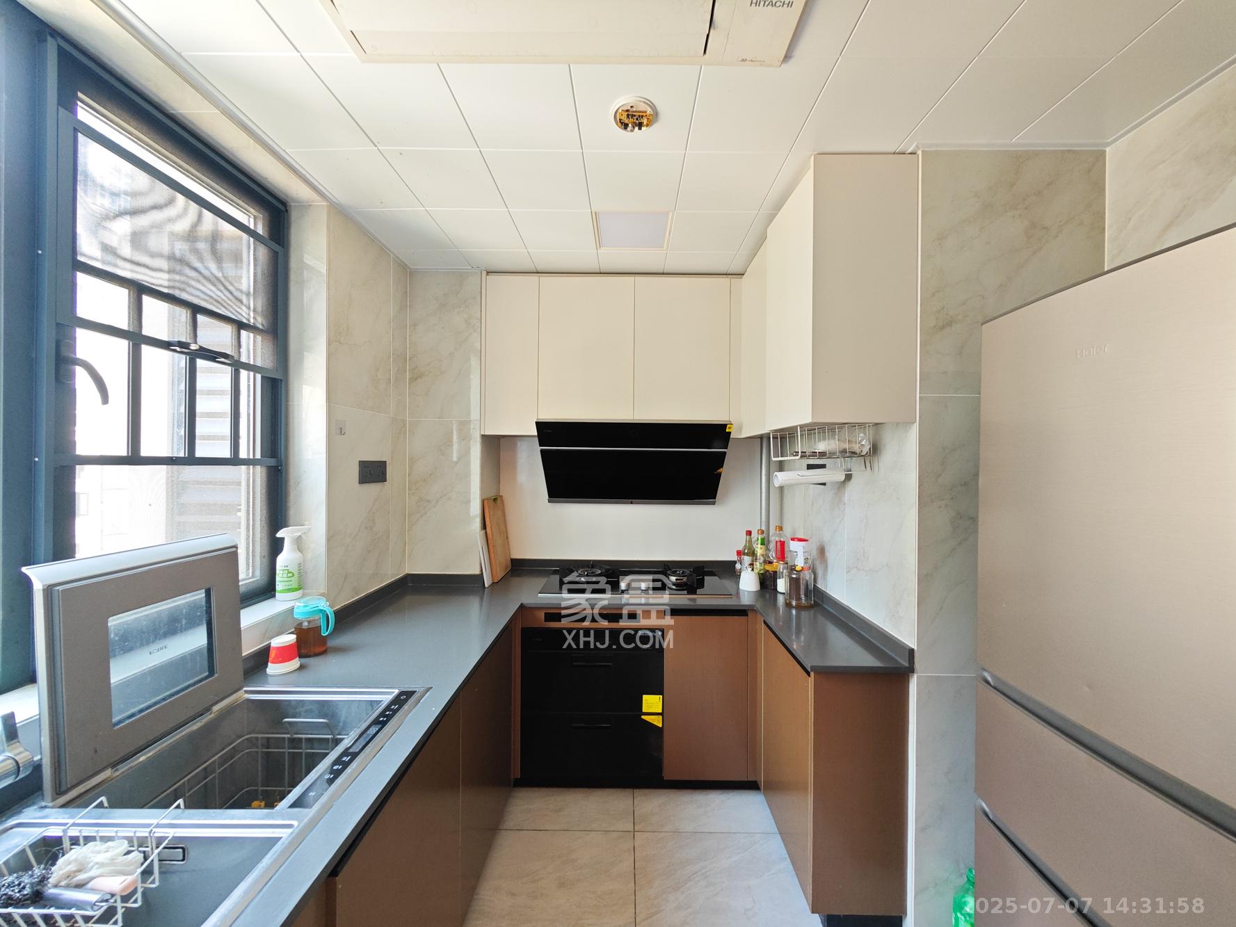 万科魅力之城天阔里  4室2厅2卫    180.0万 万科魅力之城天阔里  4室2厅2卫    180.0万其他