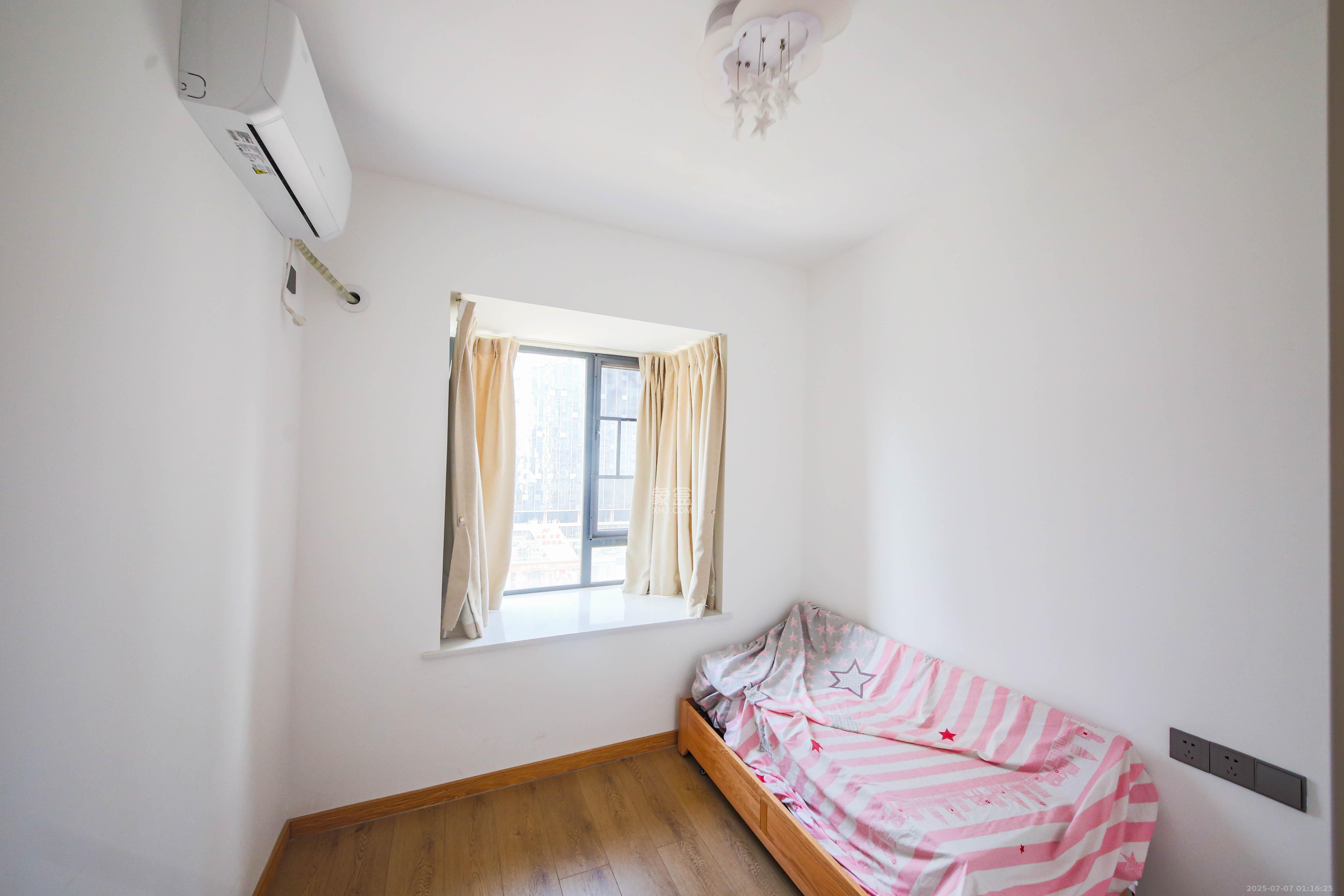 轻盐阳光CEO(轻盐雅苑)(轻奢时代)  4室2厅2卫    115.6万 轻盐阳光CEO(轻盐雅苑)(轻奢时代)  4室2厅2卫    115.6万卧室