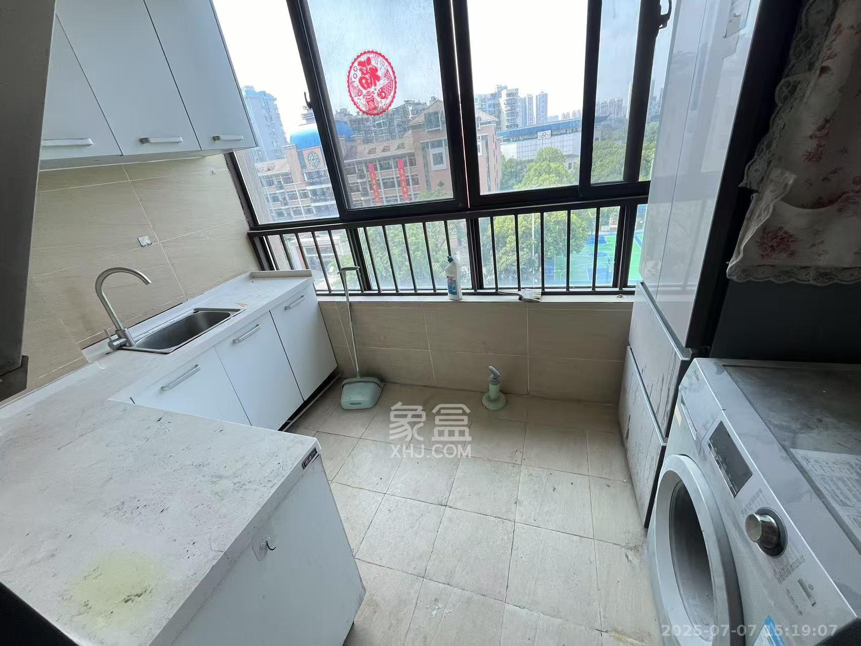长盛上东区  1室1厅1卫   1300.00元/月室内图