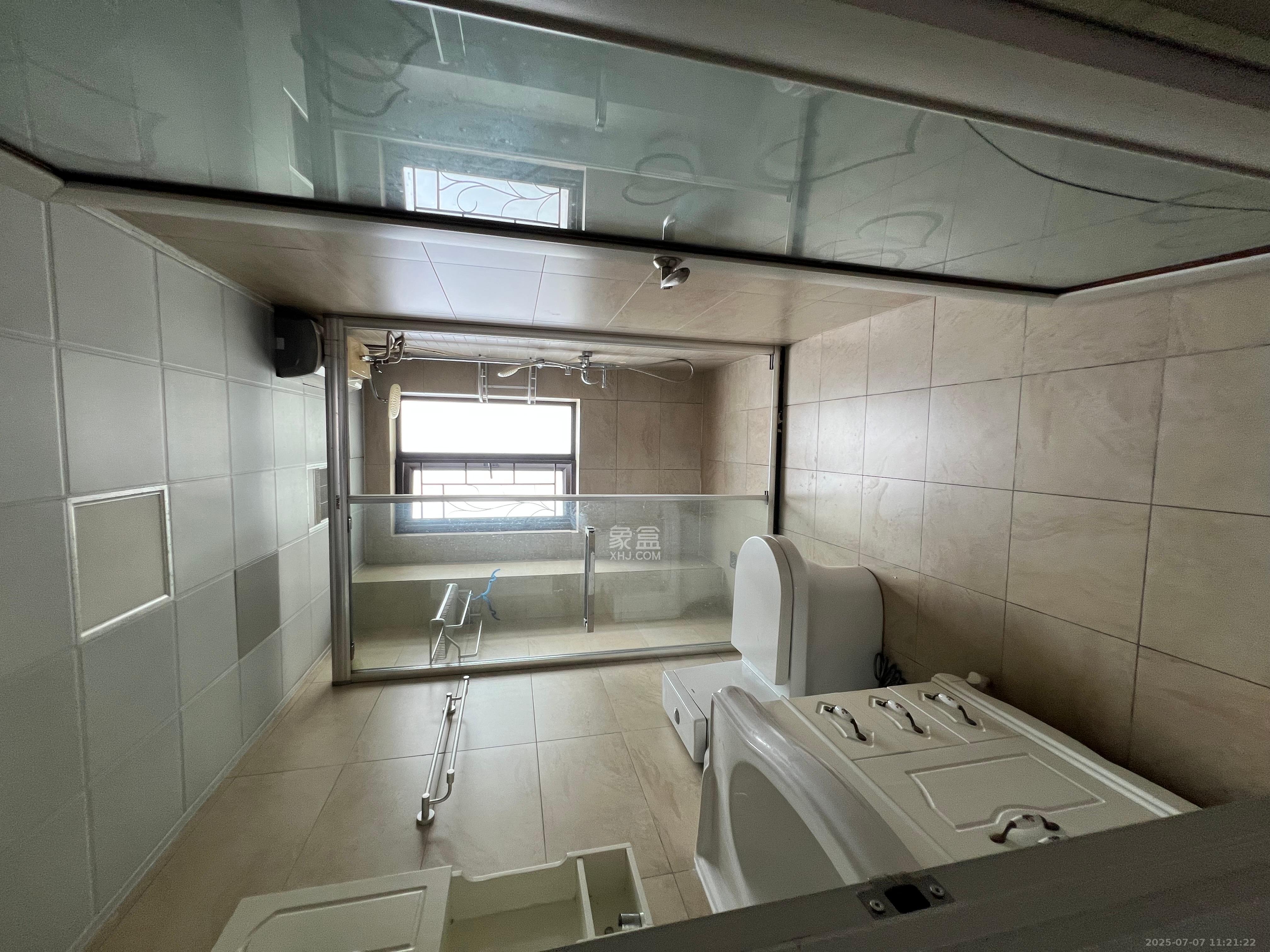 万象凯旋湾 3室2厅2卫 3200.0元/月 万象凯旋湾 3室2厅2卫 3200.0元/月室内图