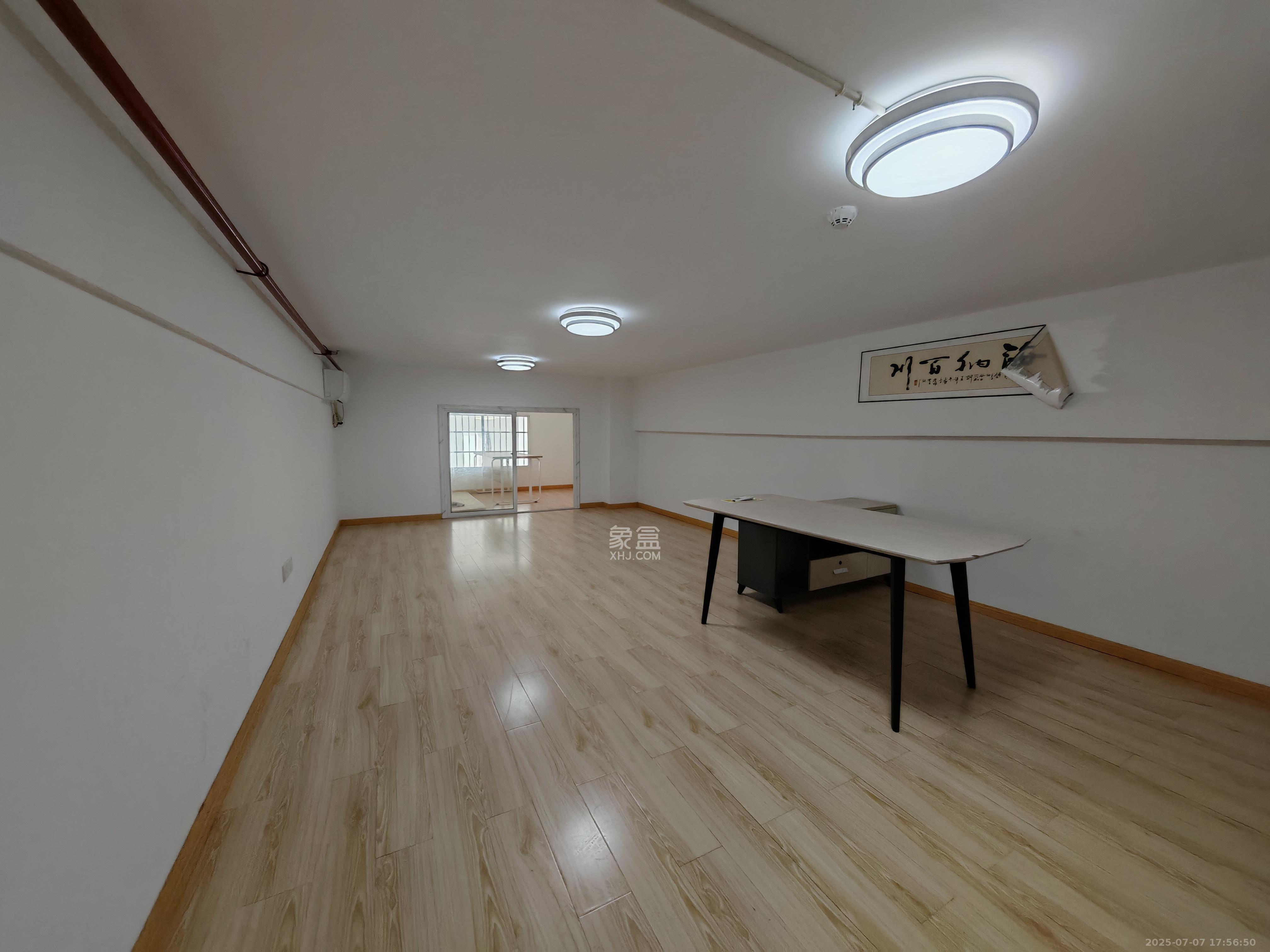 MOMA当代广场 1室1厅1卫 1800.0元/月 MOMA当代广场 1室1厅1卫 1800.0元/月室内图