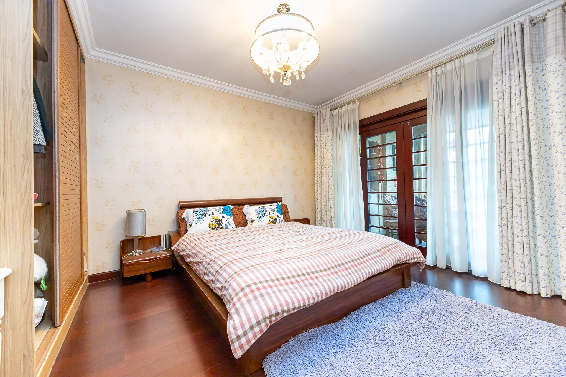 恒大名都 4室2厅4卫 200.0万 恒大名都 4室2厅4卫 200.0万卧室