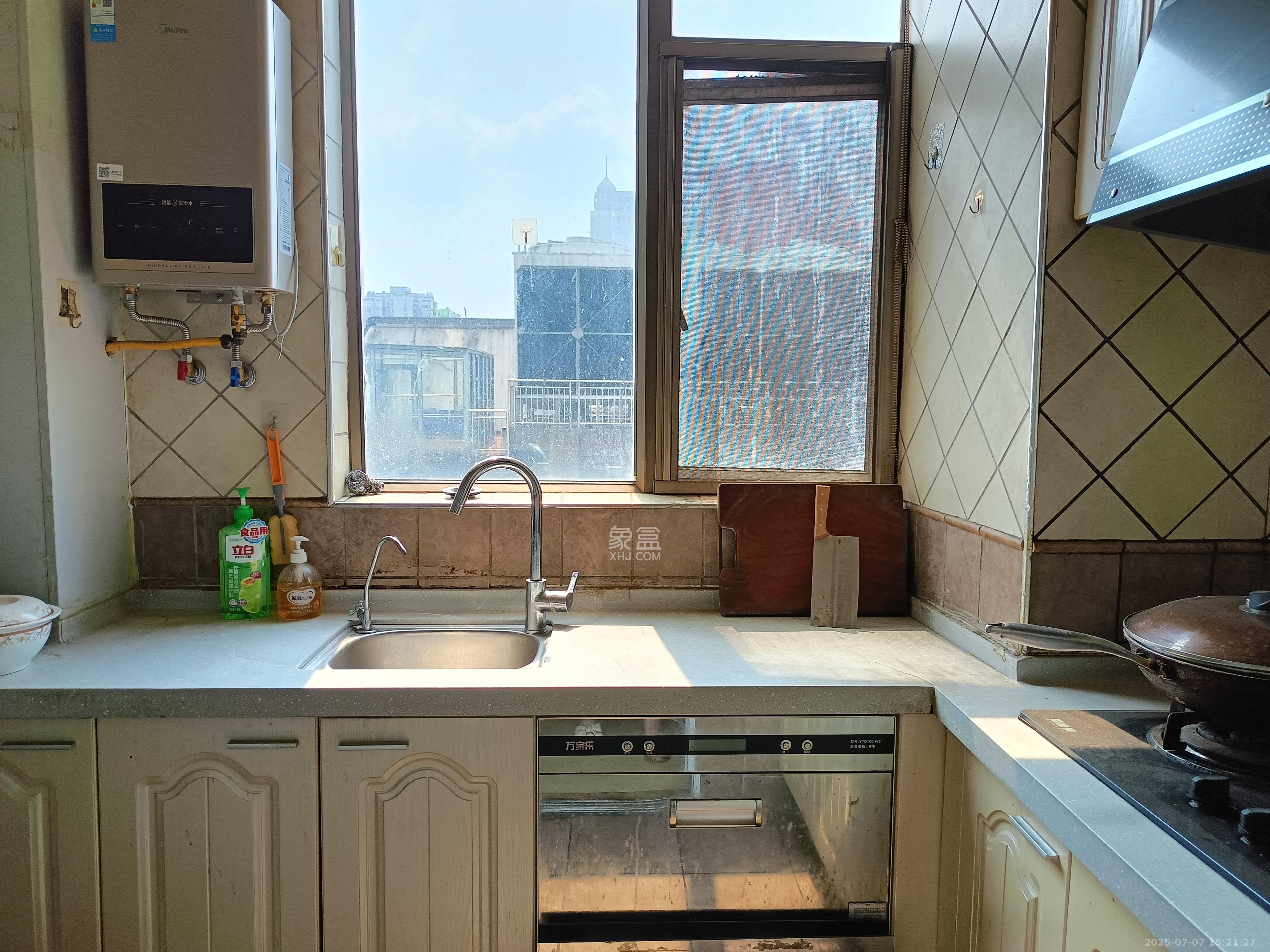 昊天大厦 3室1厅1卫 4000.0元/月 昊天大厦 3室1厅1卫 4000.0元/月室内图