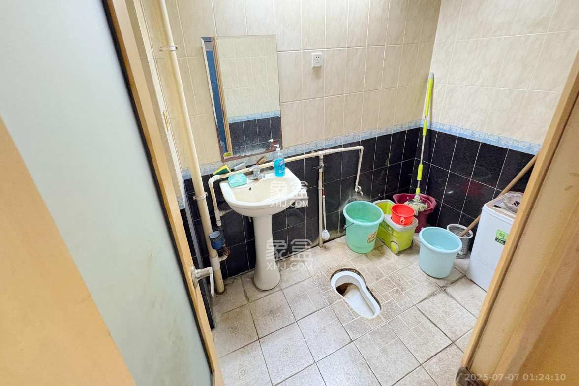 定王府  5室2厅2卫    155.0万 定王府  5室2厅2卫    155.0万卫生间