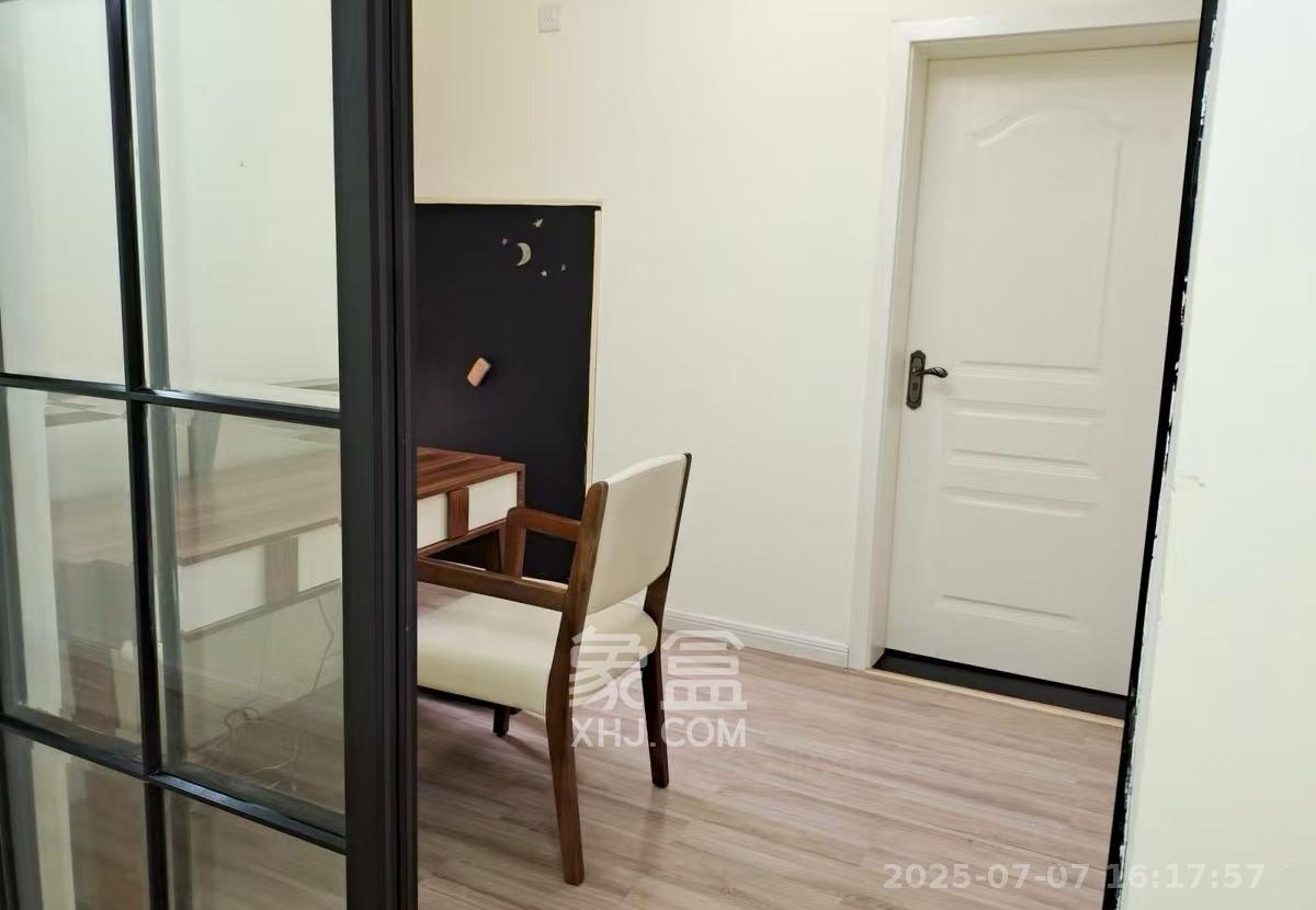 保利城(中航城国际社区、郡原美村) 3室2厅1卫 2400.0元/月 保利城(中航城国际社区、郡原美村) 3室2厅1卫 2400.0元/月室内图