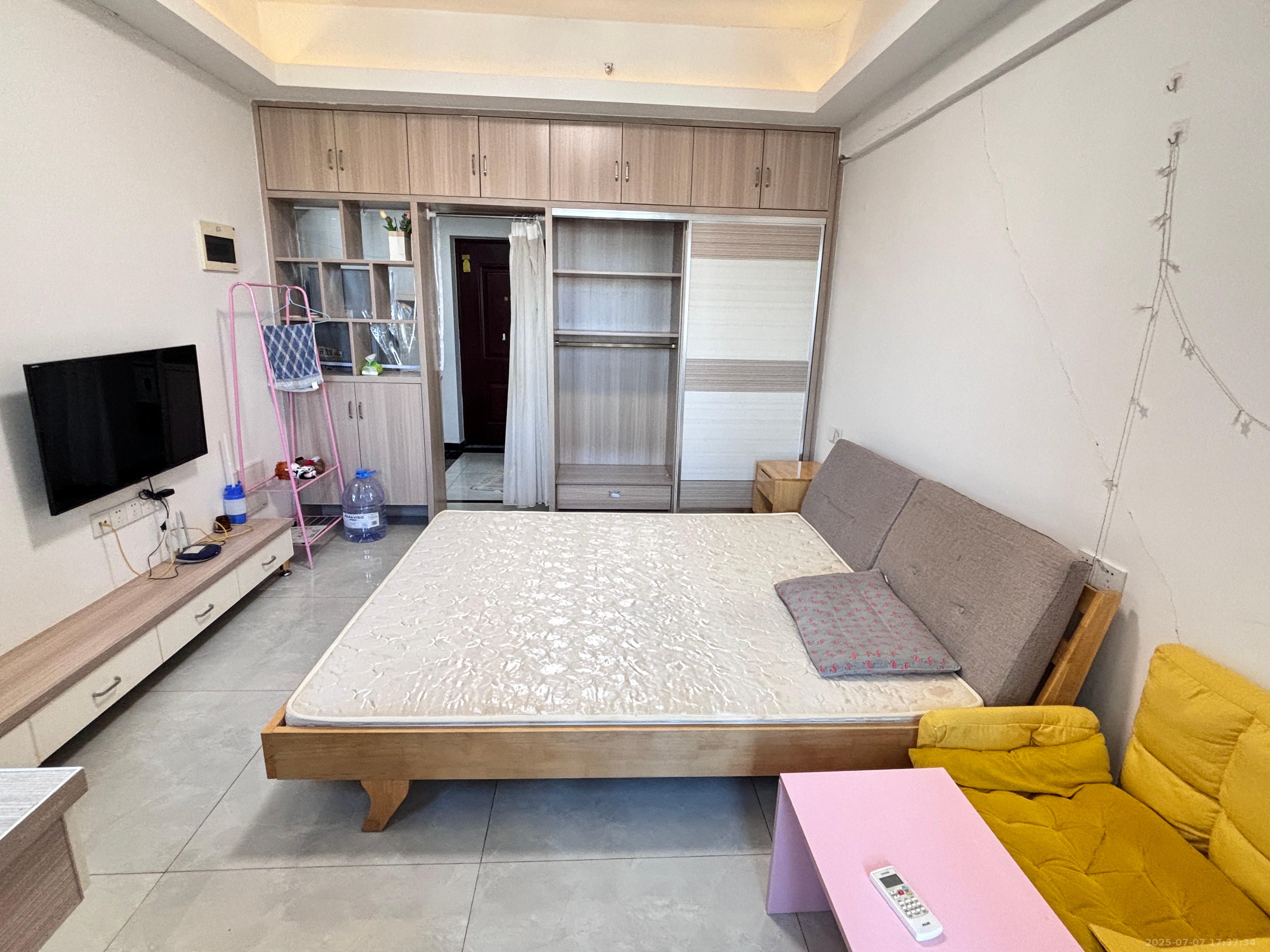 蓝光雍锦阁  1室1厅1卫    1500.0元/月室内图
