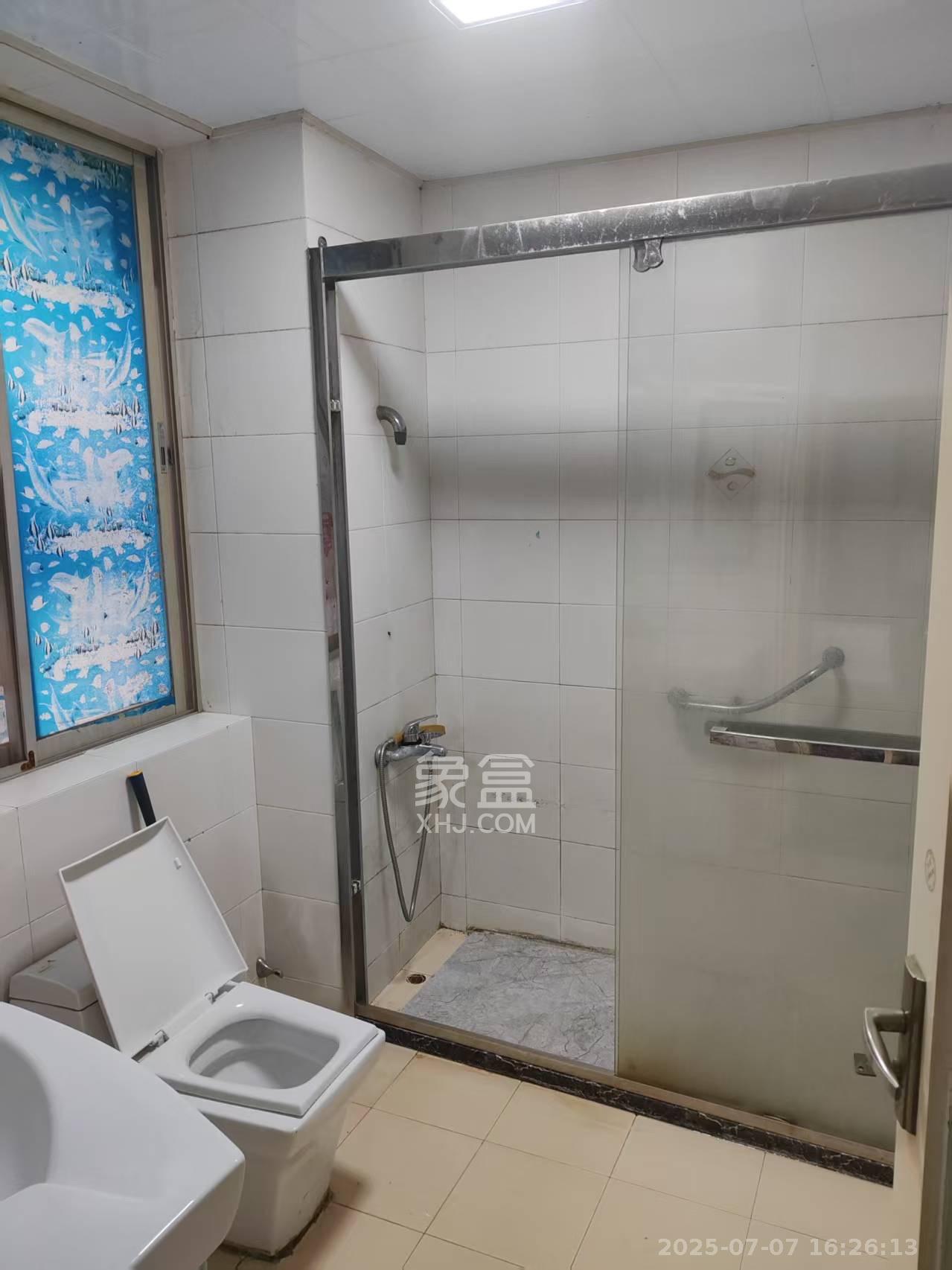 明景公寓  4室2厅2卫   4300.00元/月室内图