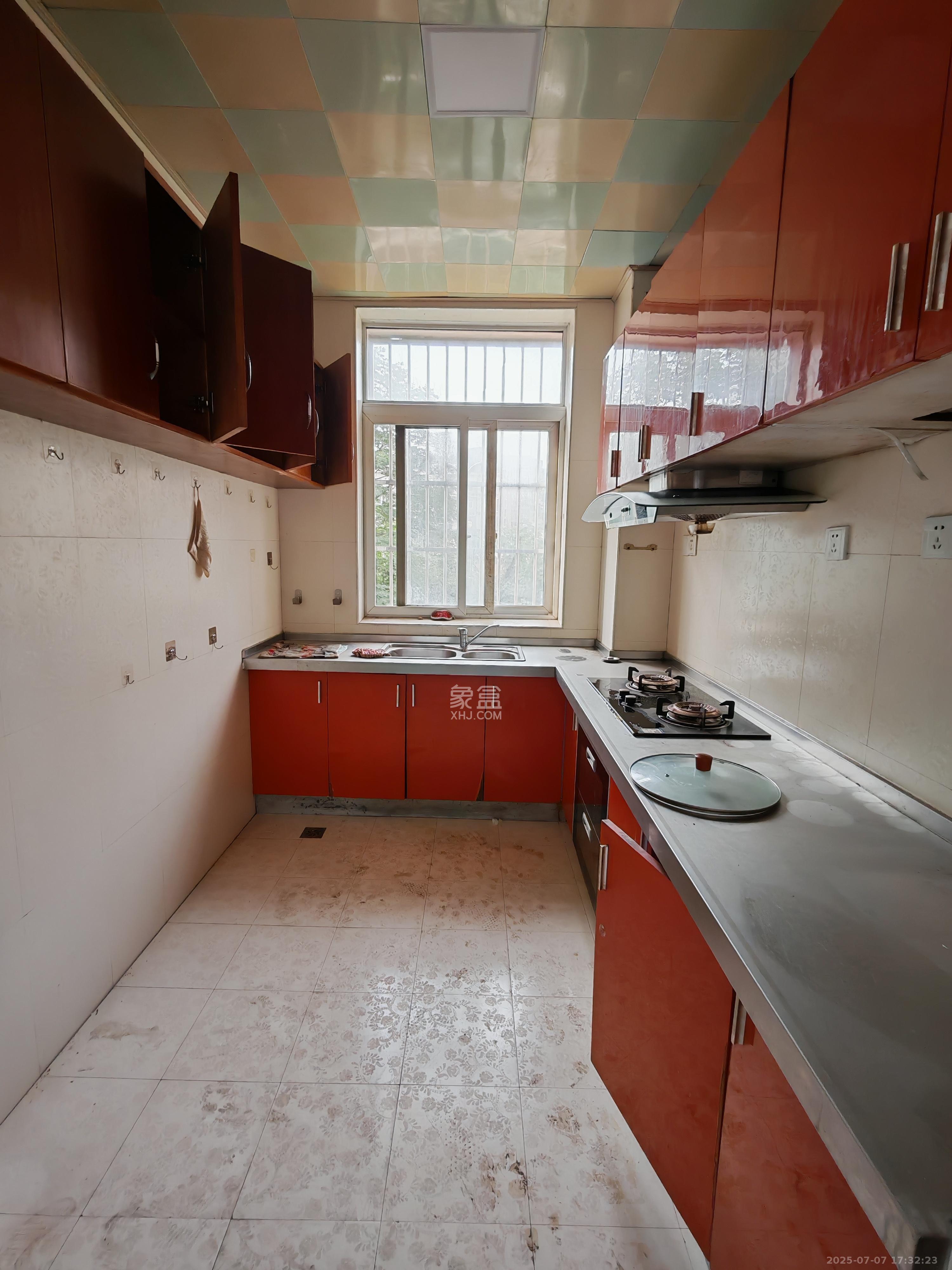 枫华府第 1室0厅0卫 1700.0元/月 枫华府第 1室0厅0卫 1700.0元/月室内图