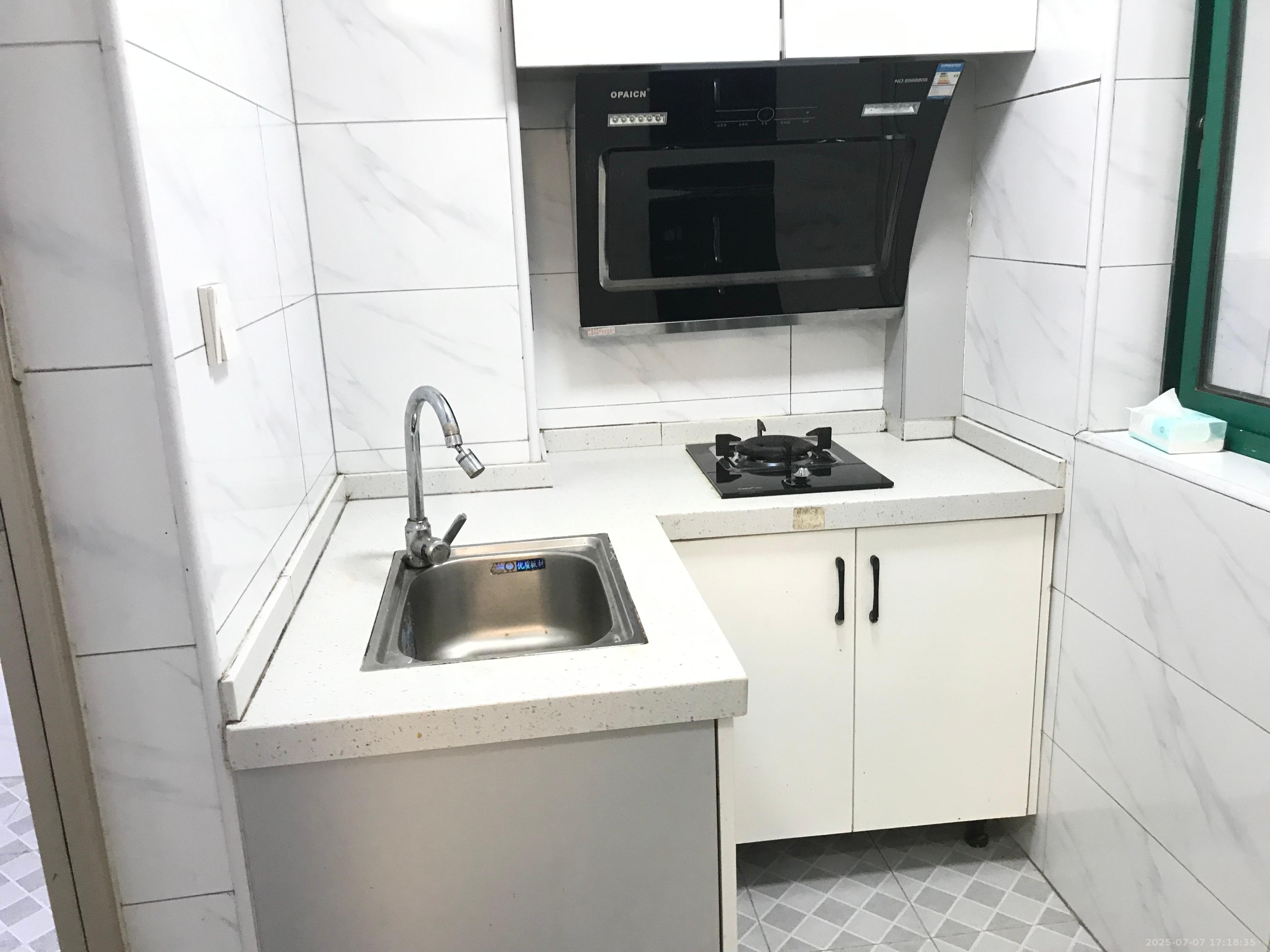明城公寓  1室1厅1卫   1500.00元/月室内图