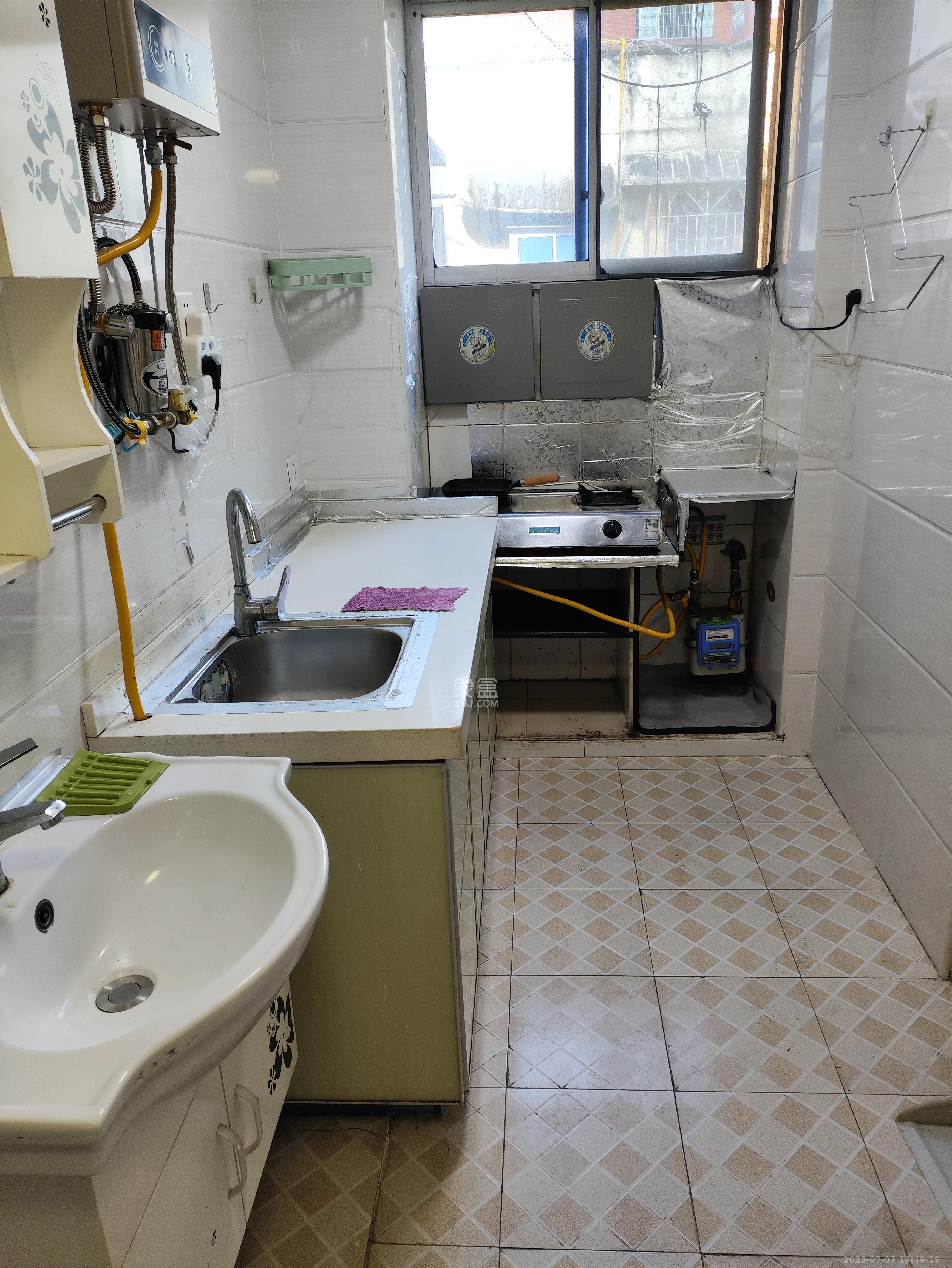 芙蓉路社区中山宿舍  2室1厅1卫    2100.0元/月 芙蓉路社区中山宿舍  2室1厅1卫    2100.0元/月室内图