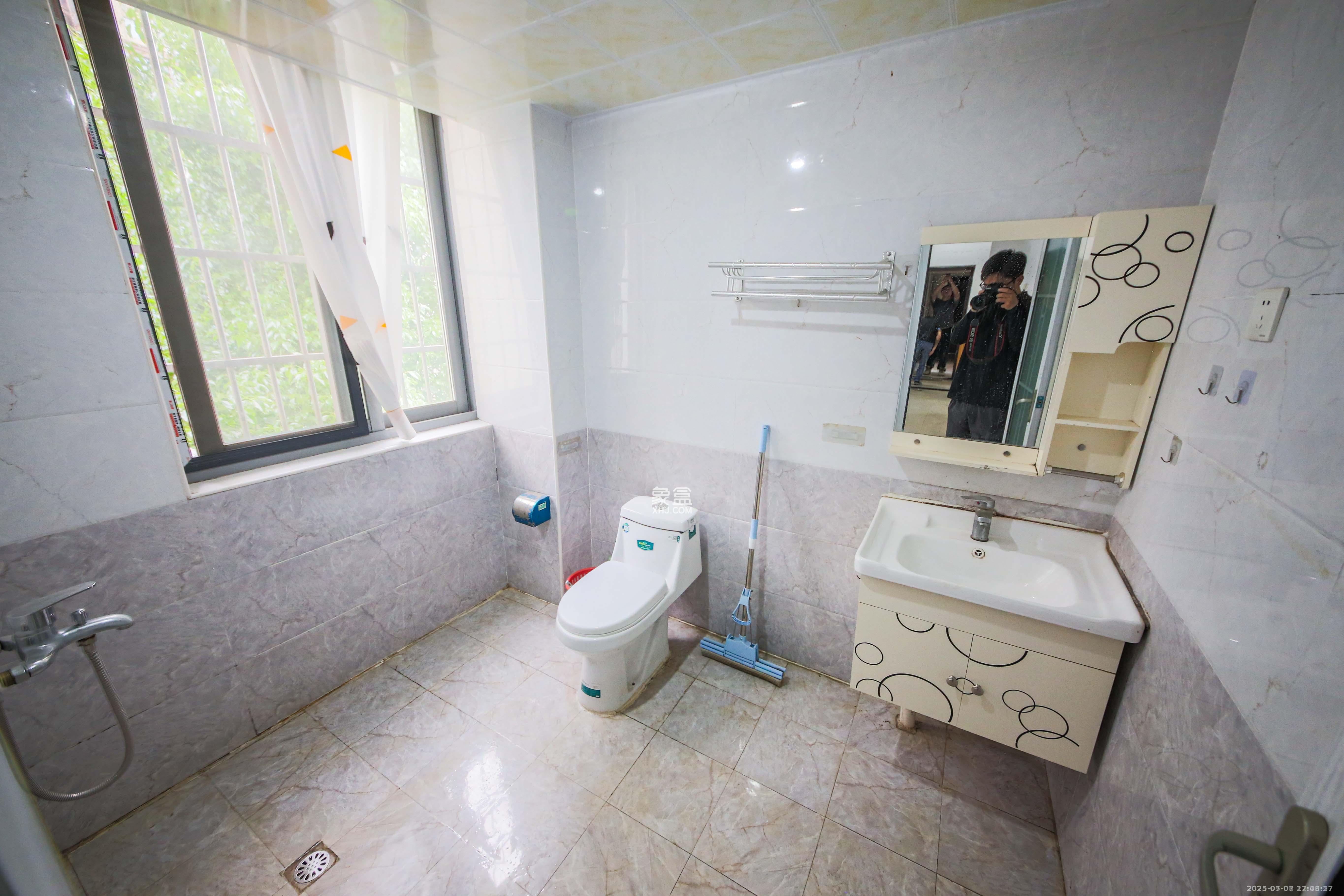 汇景豪庭  3室2厅1卫   2600.00元/月室内图