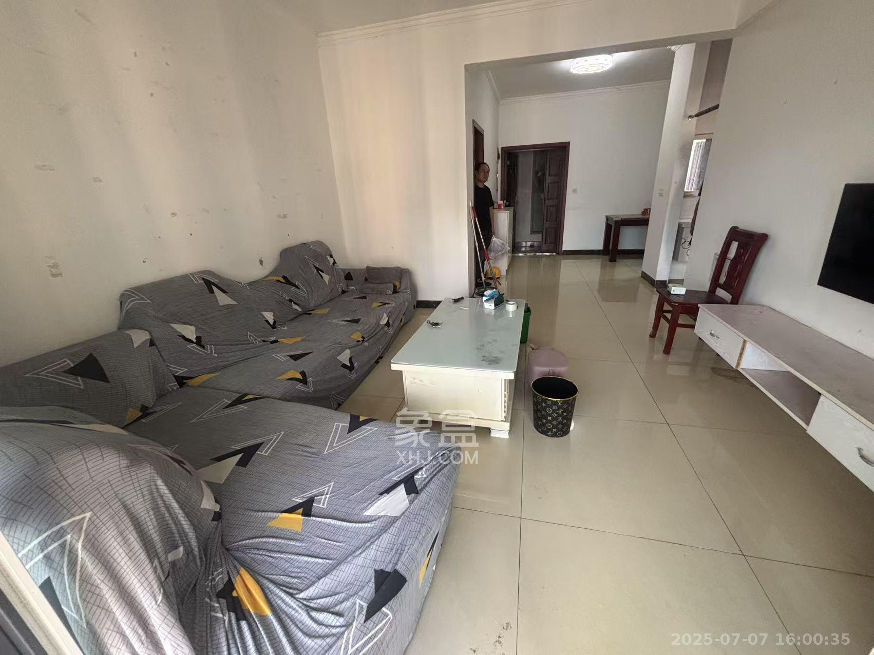 家兴苑  2室2厅1卫    2000.0元/月 家兴苑  2室2厅1卫    2000.0元/月室内图