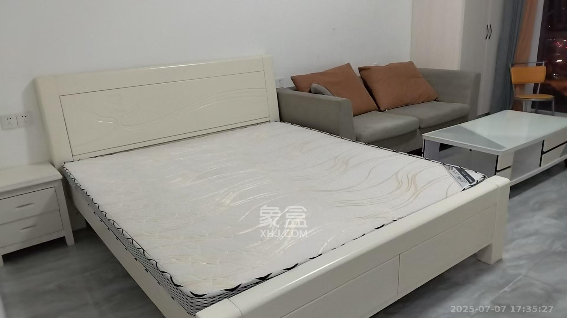 东方美地  1室1厅1卫   1300.00元/月室内图