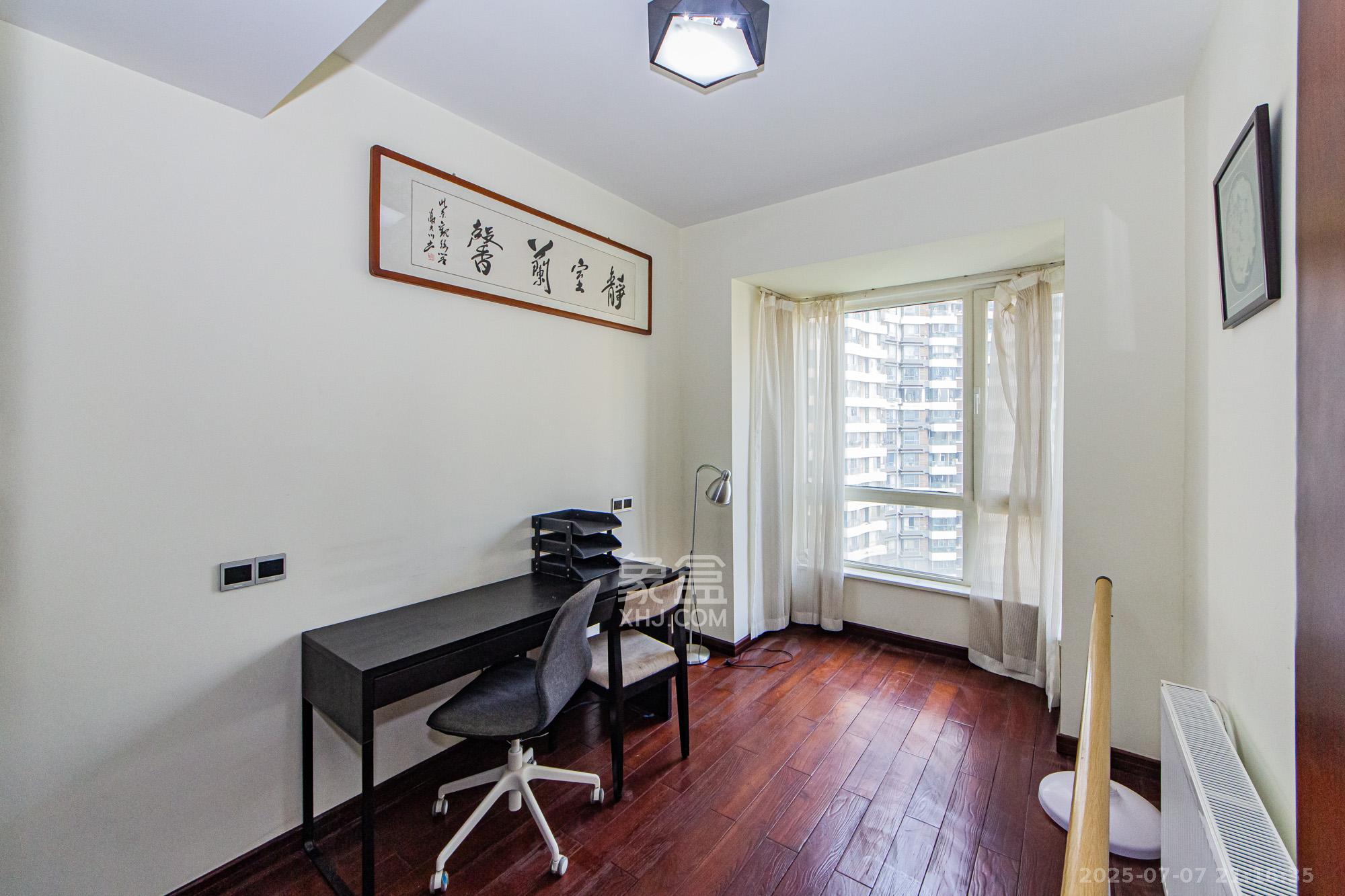 北辰三角洲D3区  1室2厅2卫    230.0万 北辰三角洲D3区  1室2厅2卫    230.0万卧室