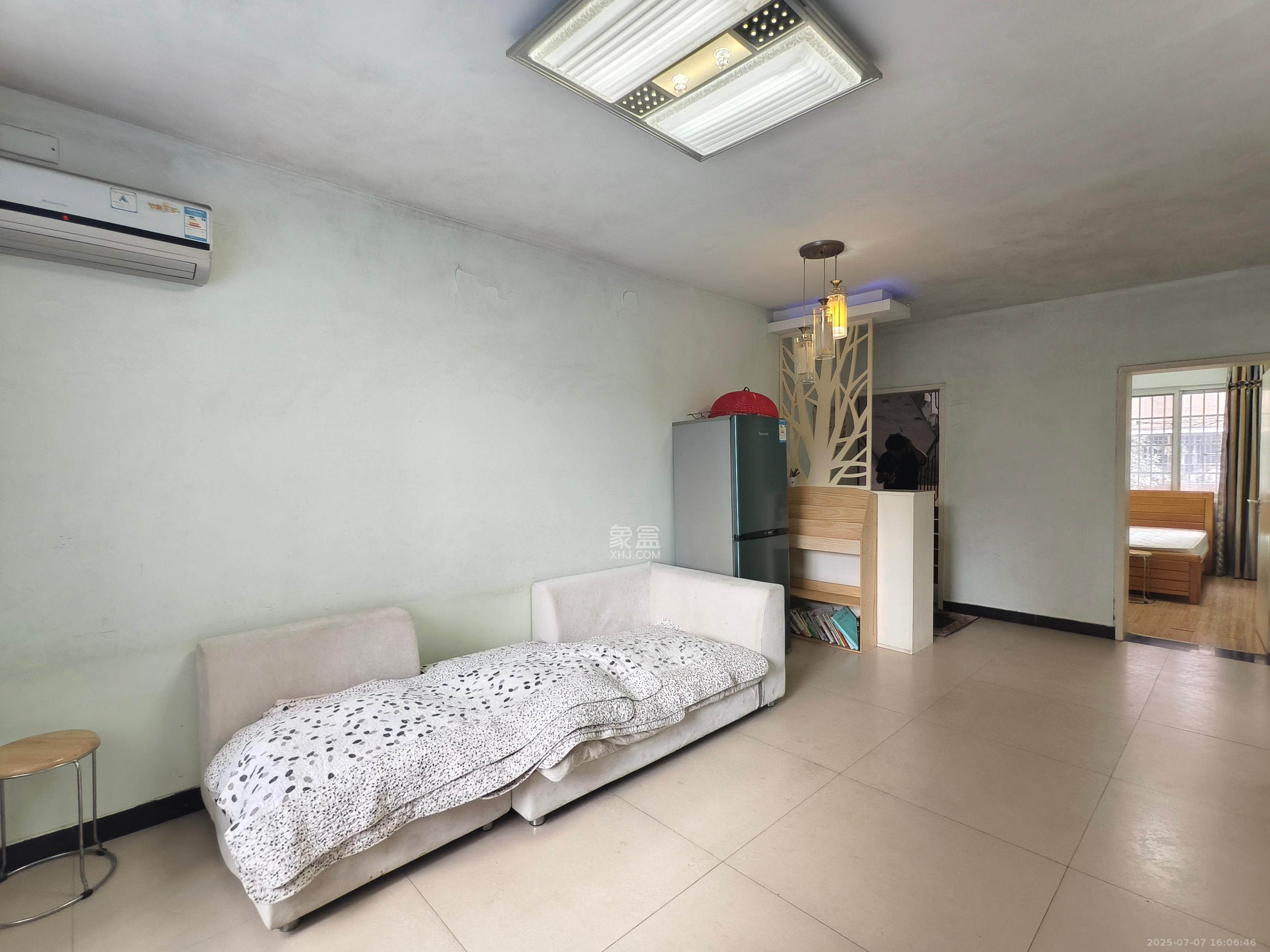 友园山庄  3室2厅1卫    1800.0元/月室内图