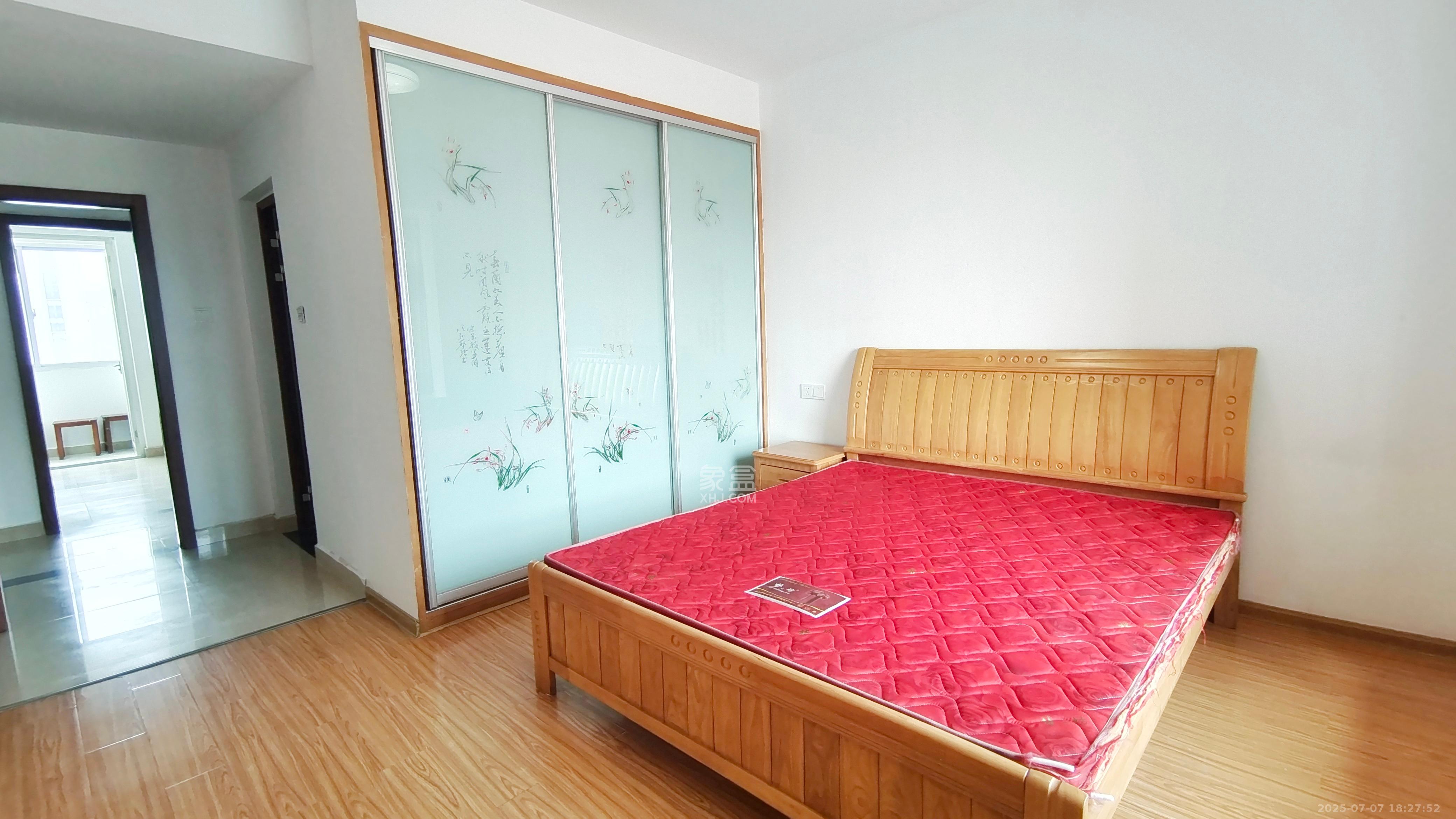 芙蓉上河图  4室2厅2卫   2700.00元/月室内图