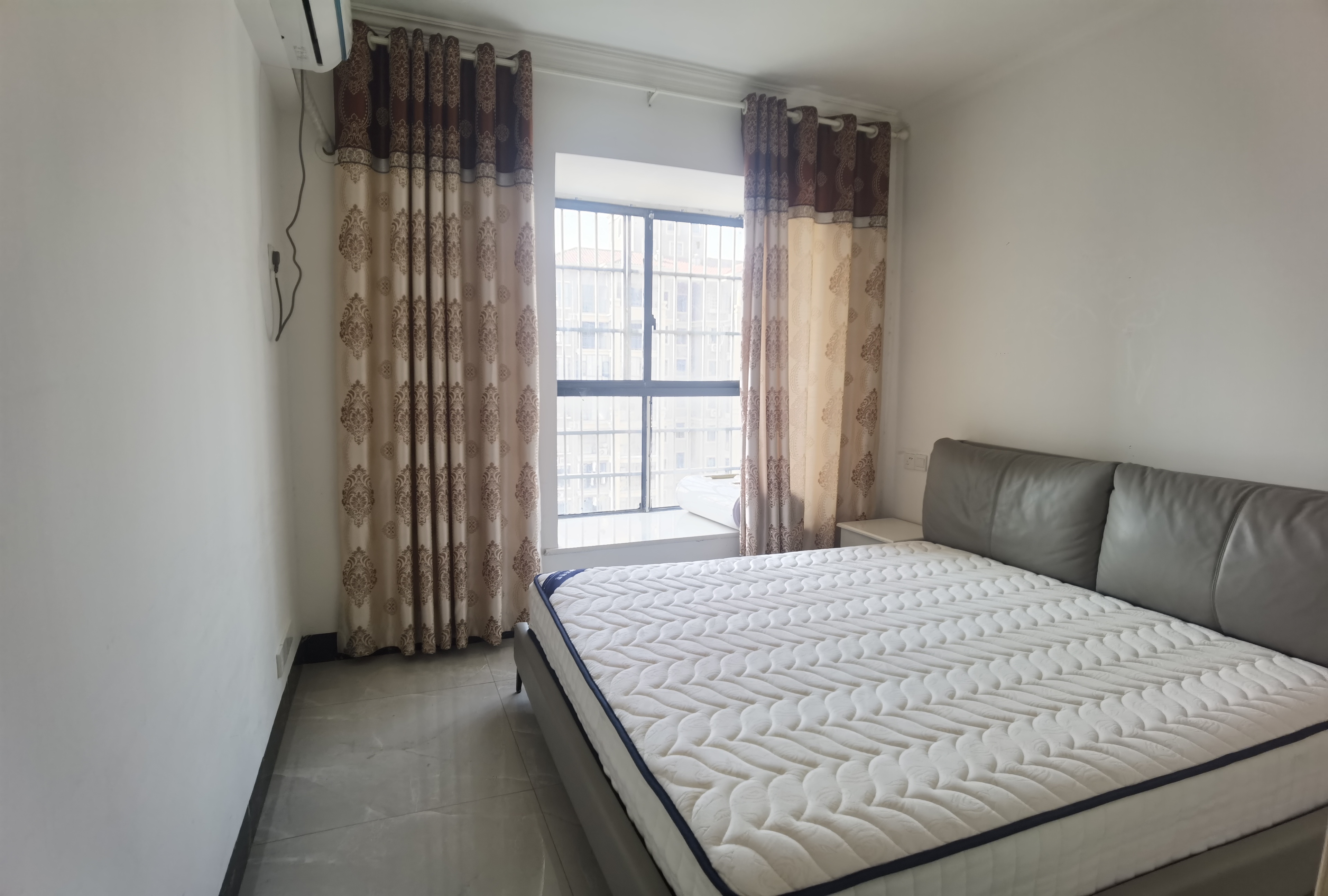 华剑首郡+五江珑悦 2室2厅1卫 1600.0元/月 华剑首郡+五江珑悦 2室2厅1卫 1600.0元/月室内图